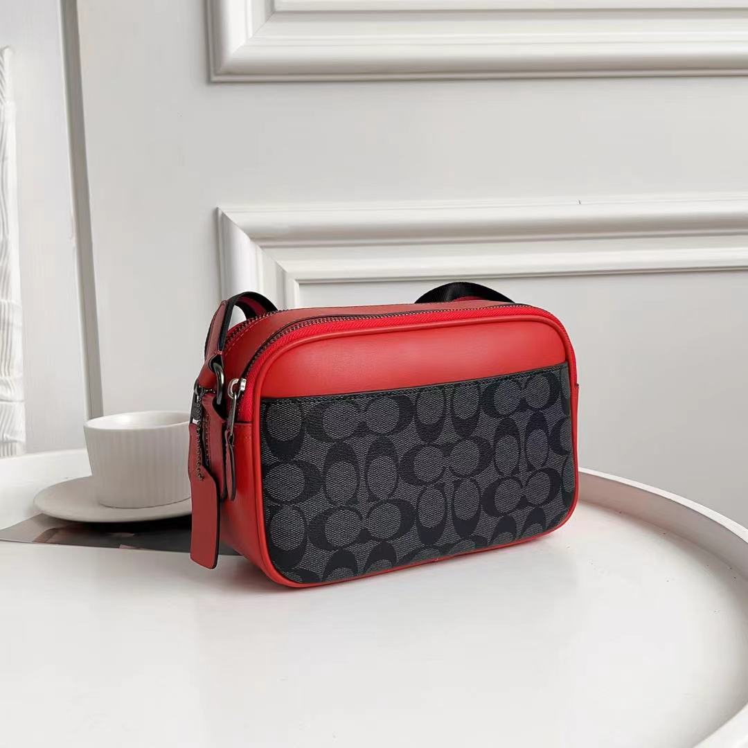 Coach C家 CE638 VARSITY图案GRAHAM斜挎包 双拉链相机包，款式 22x15x6cm