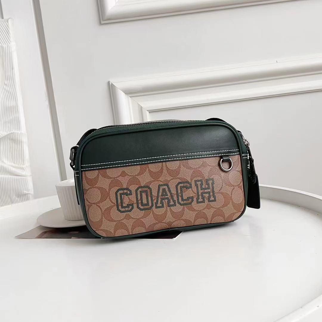 Coach C家 CE638 VARSITY图案GRAHAM斜挎包 双拉链相机包，款式 22x15x6cm