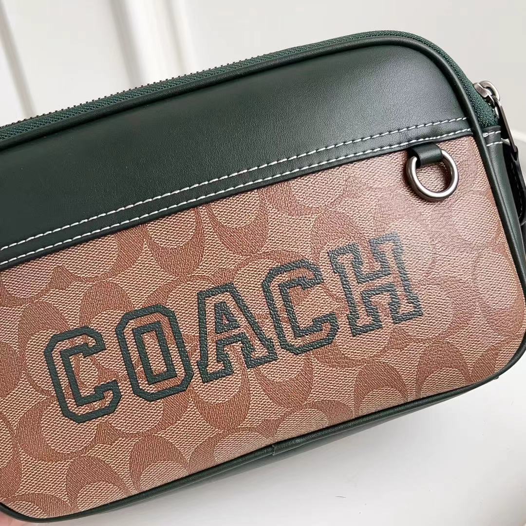 Coach C家 CE638 VARSITY图案GRAHAM斜挎包 双拉链相机包，款式 22x15x6cm