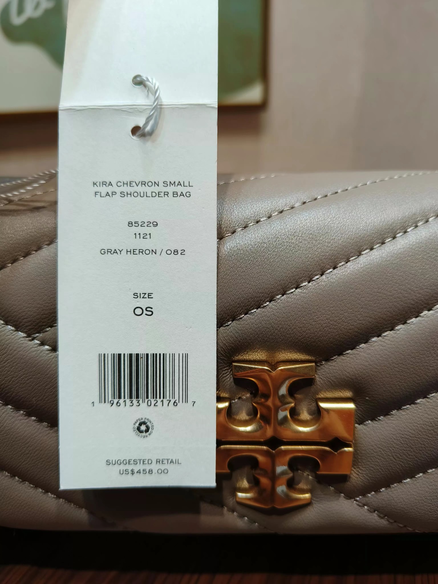 Tory Burch ～编号941新款 Kira 肩背包 版型轻薄 适于夹在腋下 精选人字纹绗缝皮革打造