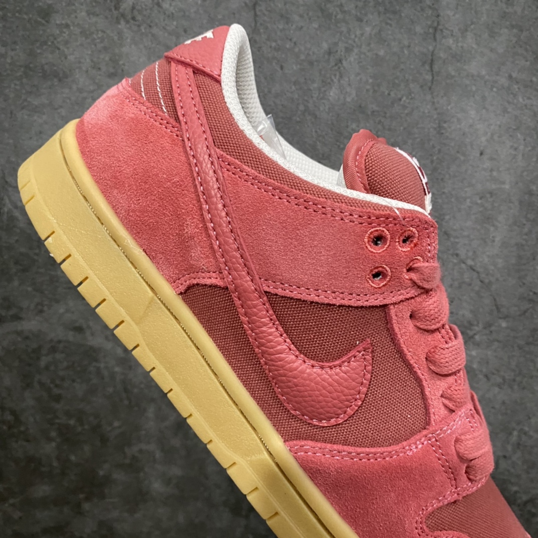 图片[7]-NK SB Dunk Low \”Red Gum\”石榴红生胶 S2纯原生产线出品n独家原版原盒开模打造n原厂织唛标 一致匹配原版n原楦原纸板开发 匹配原版98%以上n后跟垫棉独家呈现 后跟反口里弧度正确n全新后跟电绣 电绣针数与正品一致n原厂皮料 质感无敌货号：DV5429-600 Size：36 36.5 37.5 38 38.5 39 40 40.5 41 42 42.5 43 44 44.5 45 46-莆田鞋批发中心