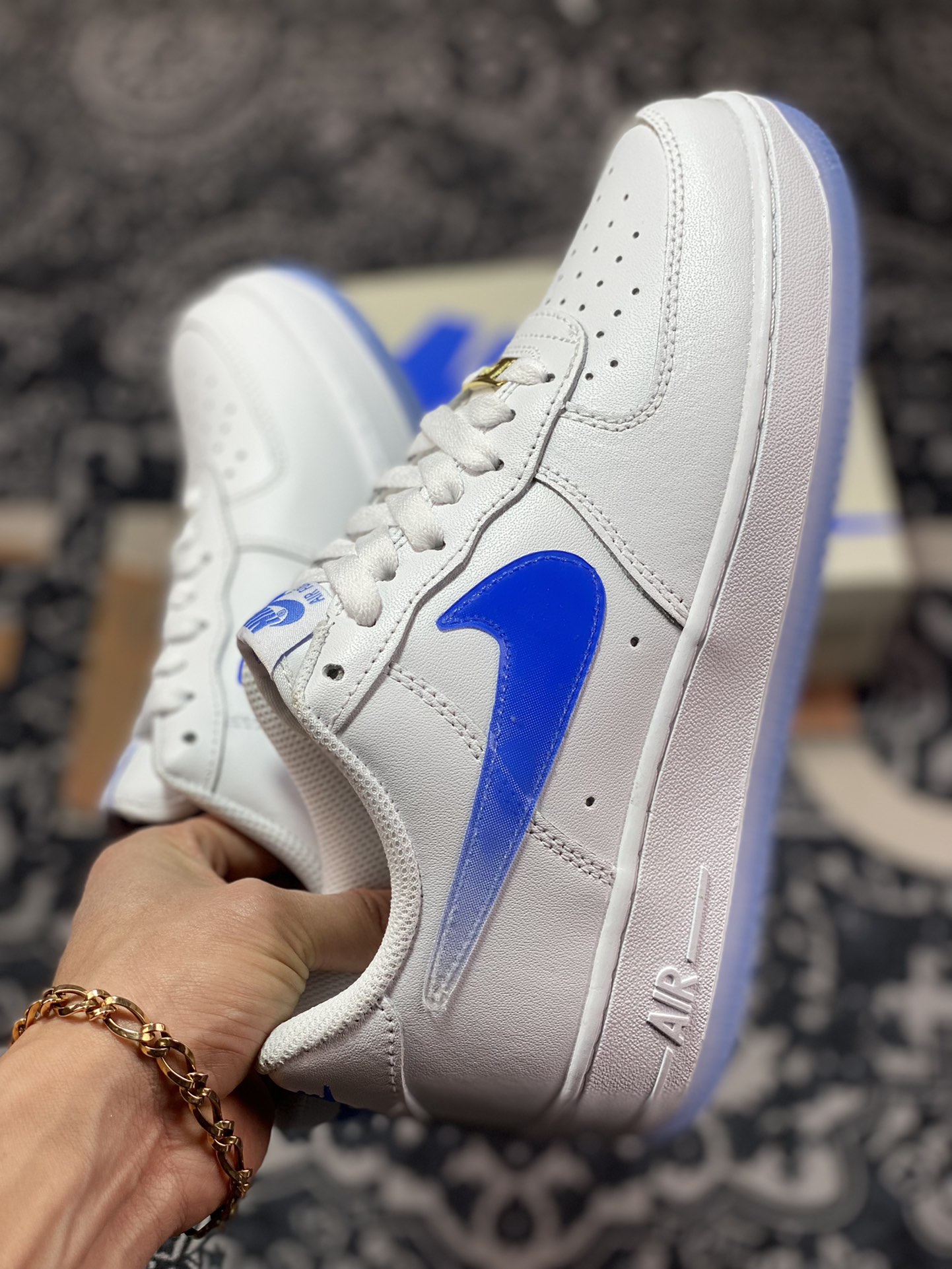 240  Nike By You Air Force 1'07 Low Retro SP 空军一号低帮“皮革白冰蓝渐变钩子”CO3363-361