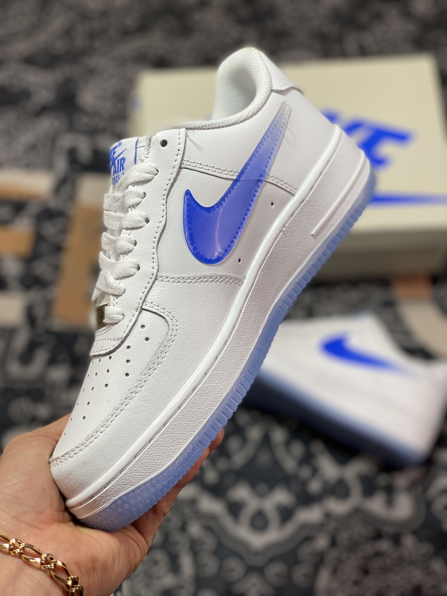 240  Nike By You Air Force 1'07 Low Retro SP 空军一号低帮“皮革白冰蓝渐变钩子”CO3363-361