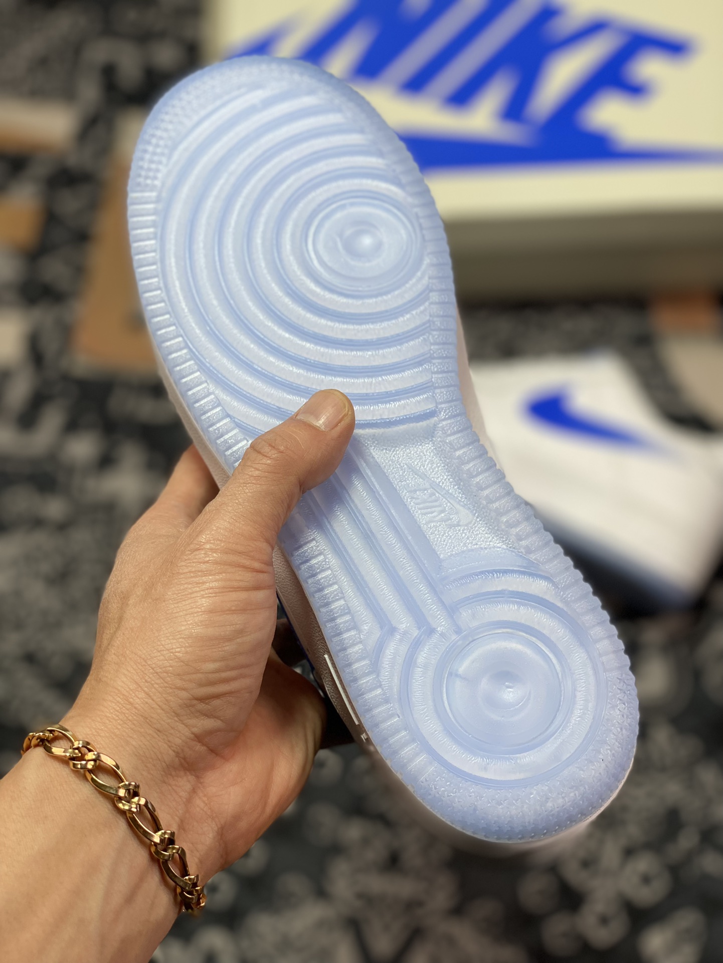 240  Nike By You Air Force 1'07 Low Retro SP 空军一号低帮“皮革白冰蓝渐变钩子”CO3363-361
