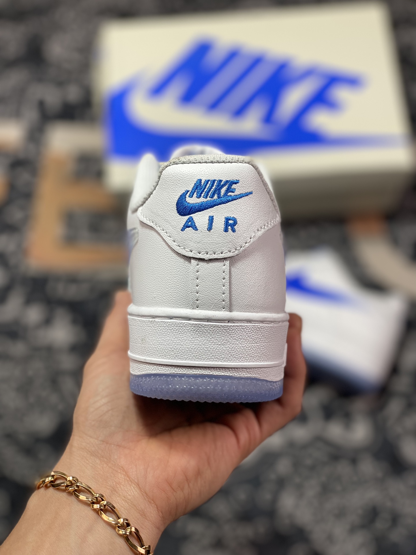 240  Nike By You Air Force 1'07 Low Retro SP 空军一号低帮“皮革白冰蓝渐变钩子”CO3363-361