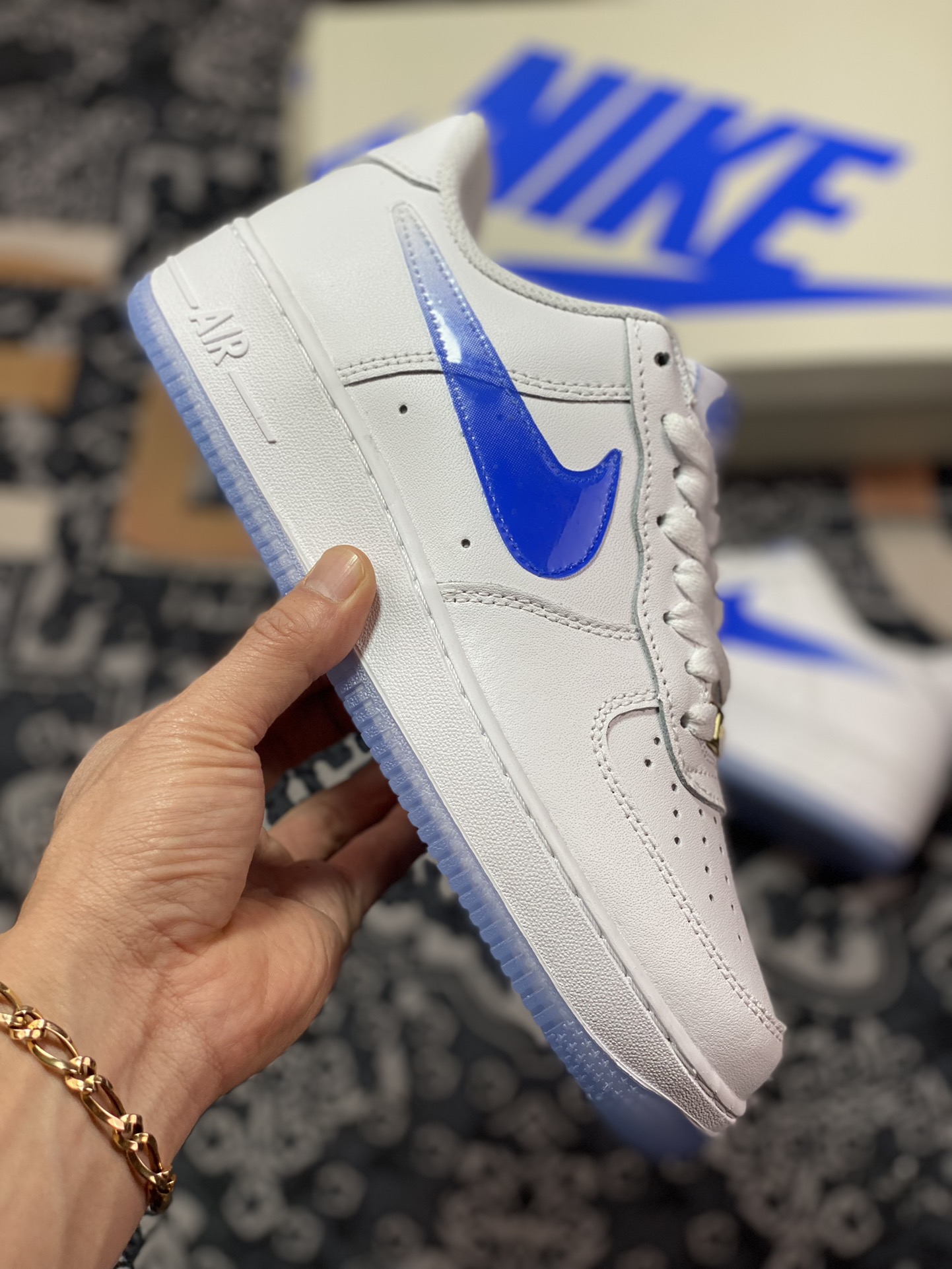 240  Nike By You Air Force 1'07 Low Retro SP 空军一号低帮“皮革白冰蓝渐变钩子”CO3363-361