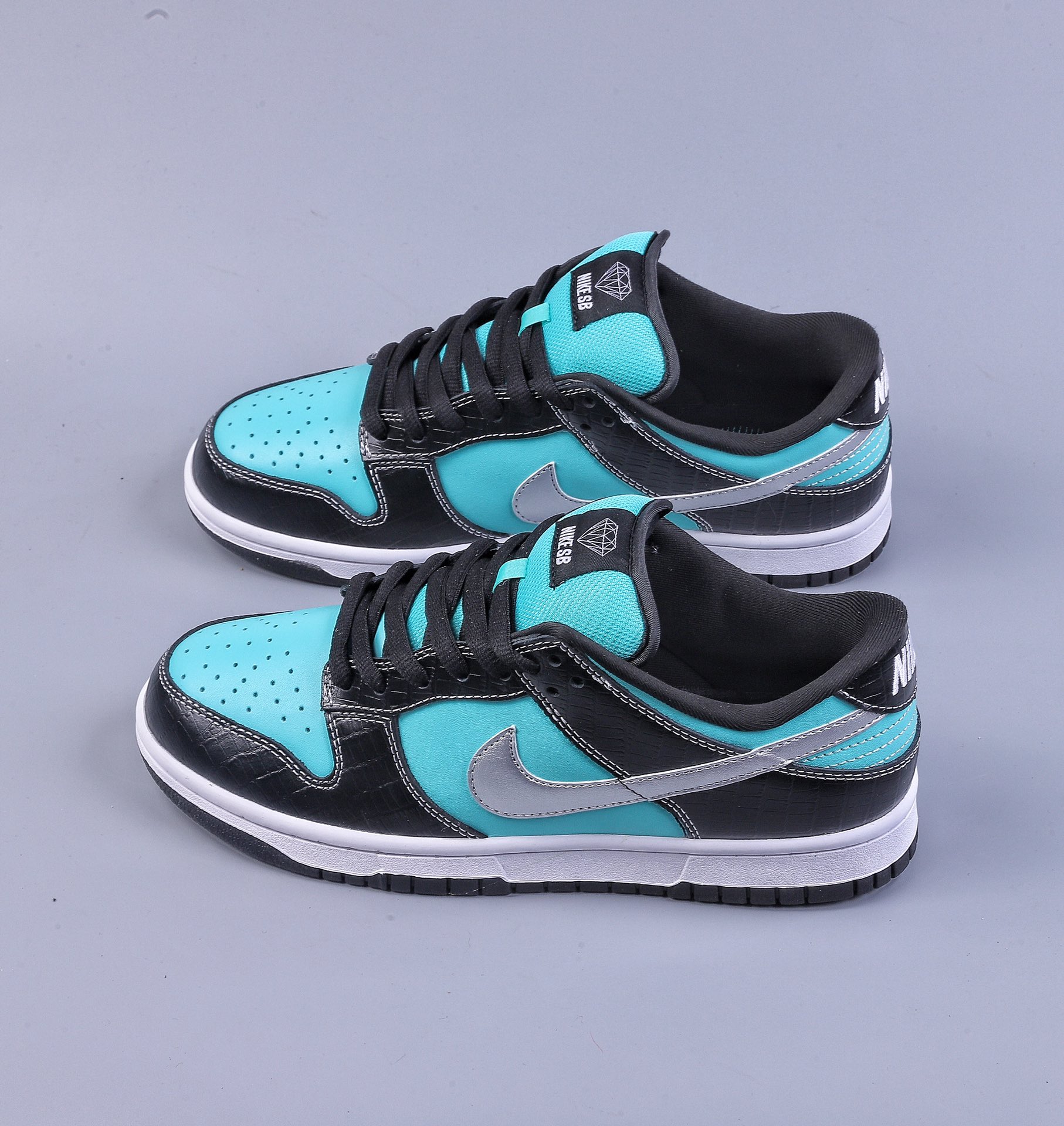 Nike SB Dunk Low Tiffany Blue Diamond 304292-402