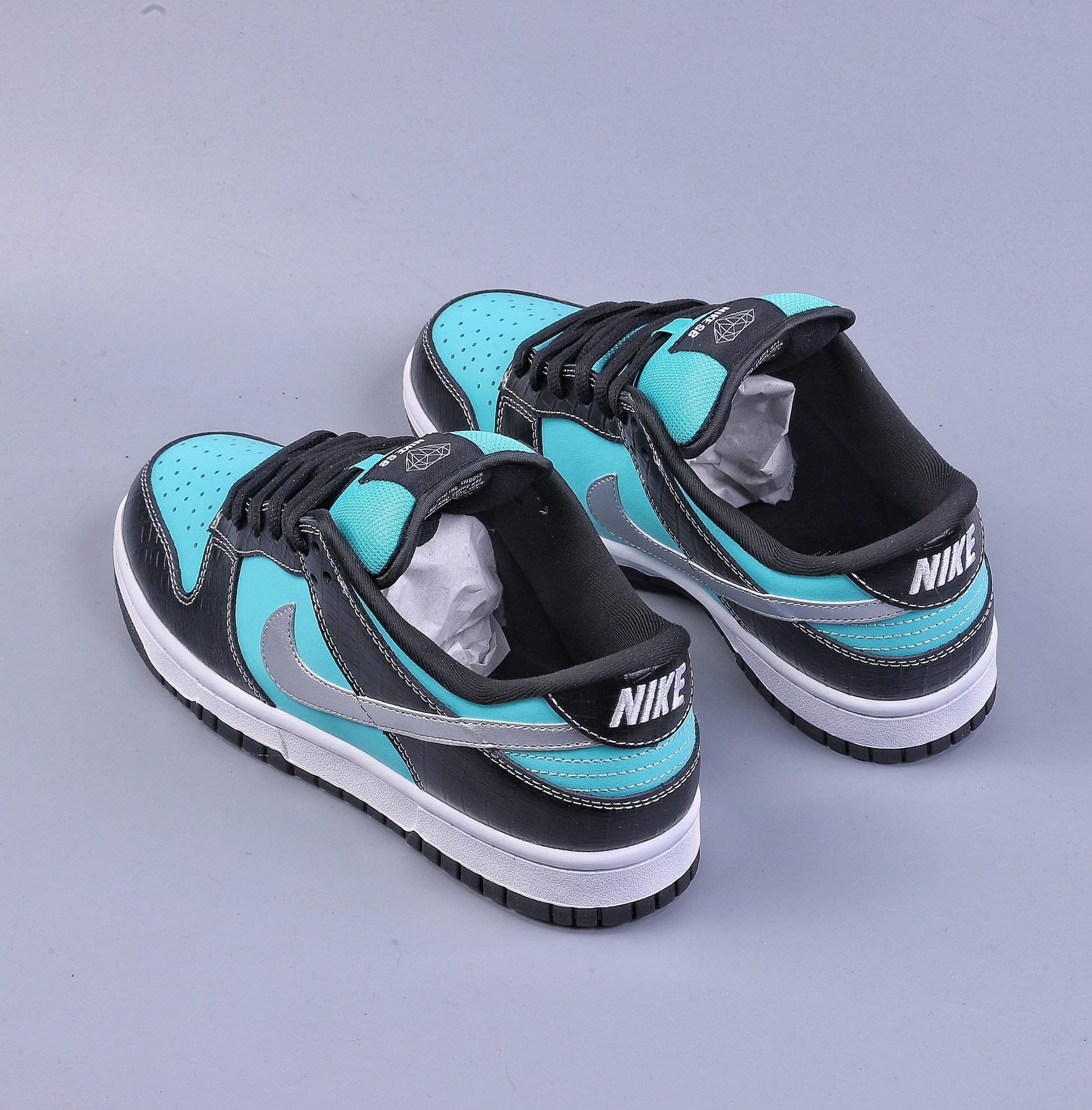 Nike SB Dunk Low Tiffany Blue Diamond 304292-402