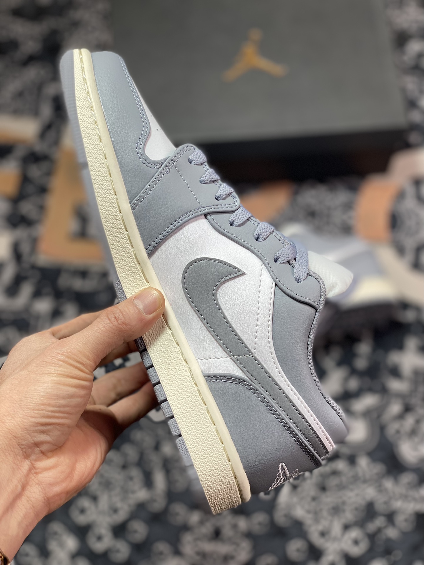 aj1 Jordan generation low-top classic retro culture casual sports basketball shoes ”grey and white toe distressed” 553558-053