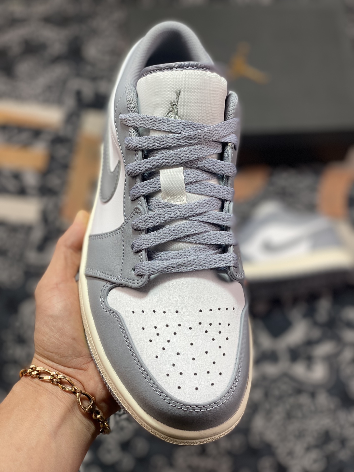 aj1 Jordan generation low-top classic retro culture casual sports basketball shoes ”grey and white toe distressed” 553558-053