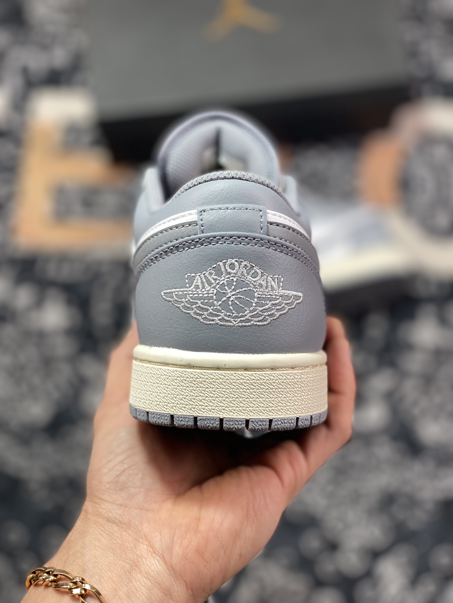 aj1 Jordan generation low-top classic retro culture casual sports basketball shoes ”grey and white toe distressed” 553558-053