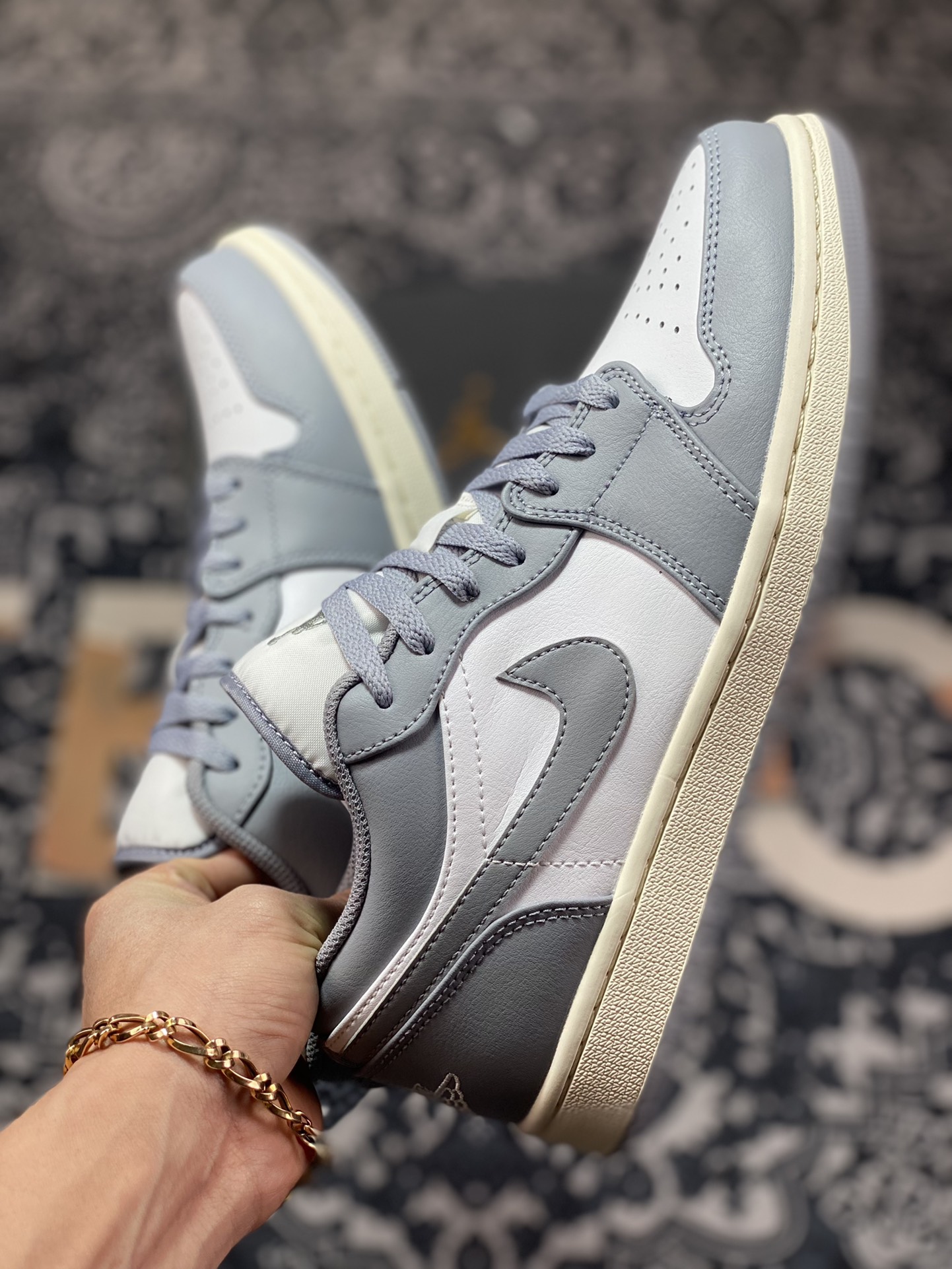 aj1 Jordan generation low-top classic retro culture casual sports basketball shoes ”grey and white toe distressed” 553558-053