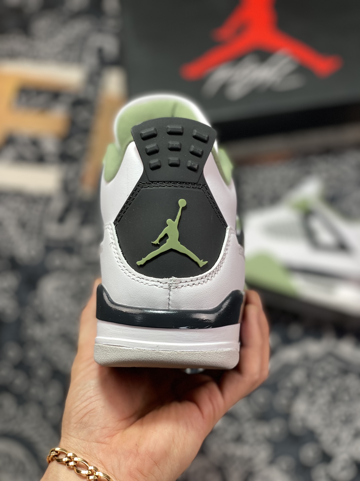 Nike Wmns Air Jordan 4 Retro ”Oil Green/Seafoam” Michael Jordan AJ4 generation mid-top AQ9129-103