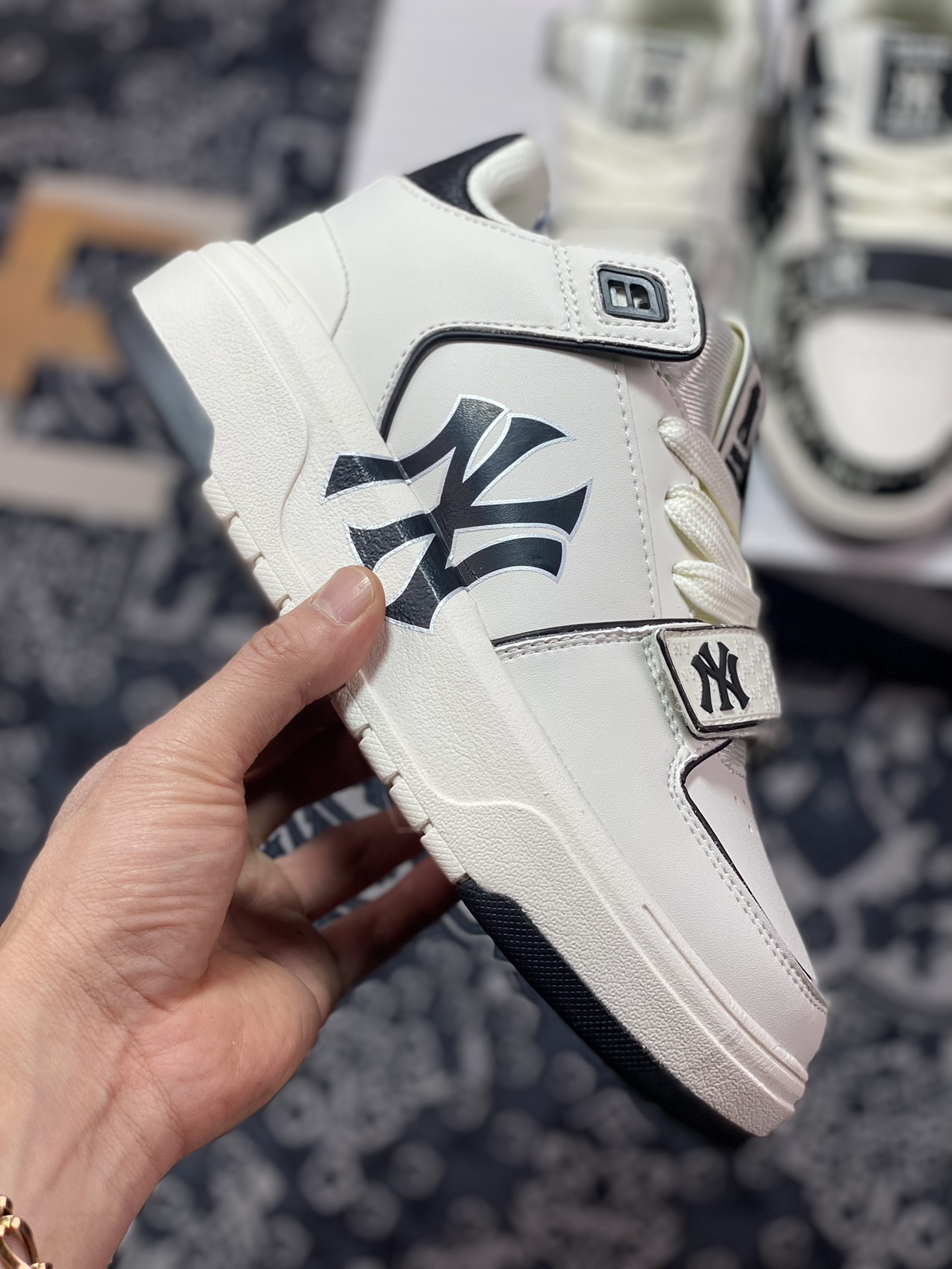 180 New York Yankees x MLB Chunky Liner Basic Mid 学长鞋板鞋3ASXLMB3N-GP003C