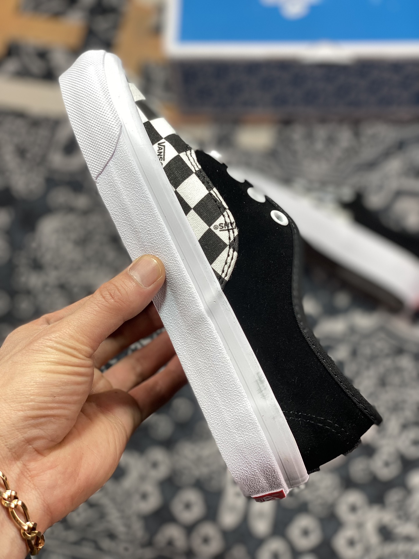 140   Vans Vault OG Authentic LX 黑白棋盘格拼色 VN0A45JJVQA