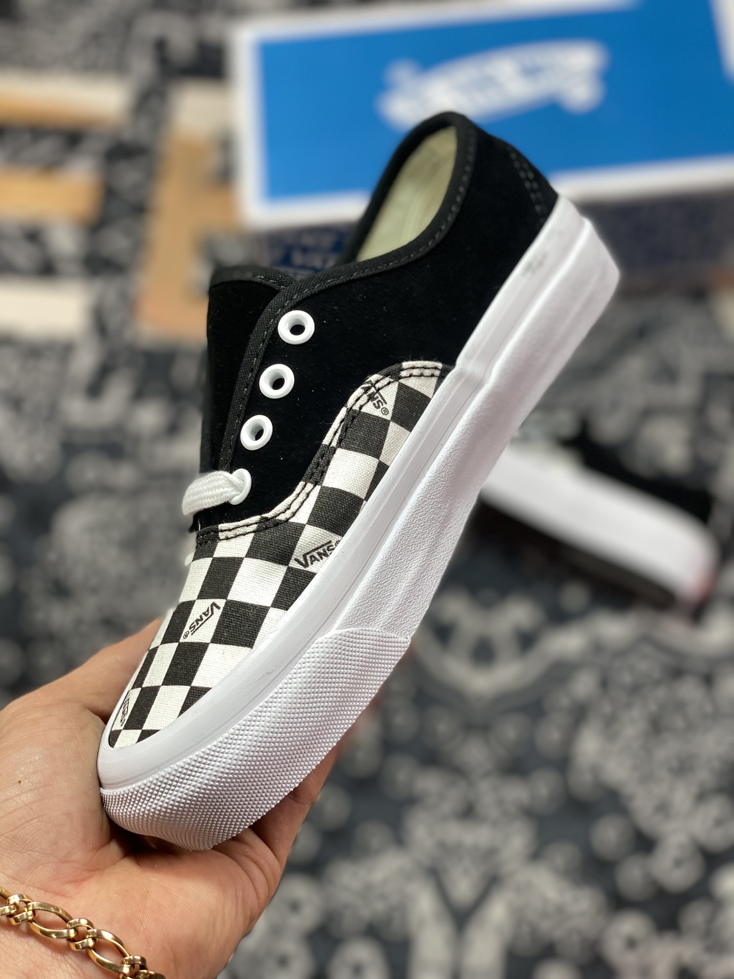 140   Vans Vault OG Authentic LX 黑白棋盘格拼色 VN0A45JJVQA