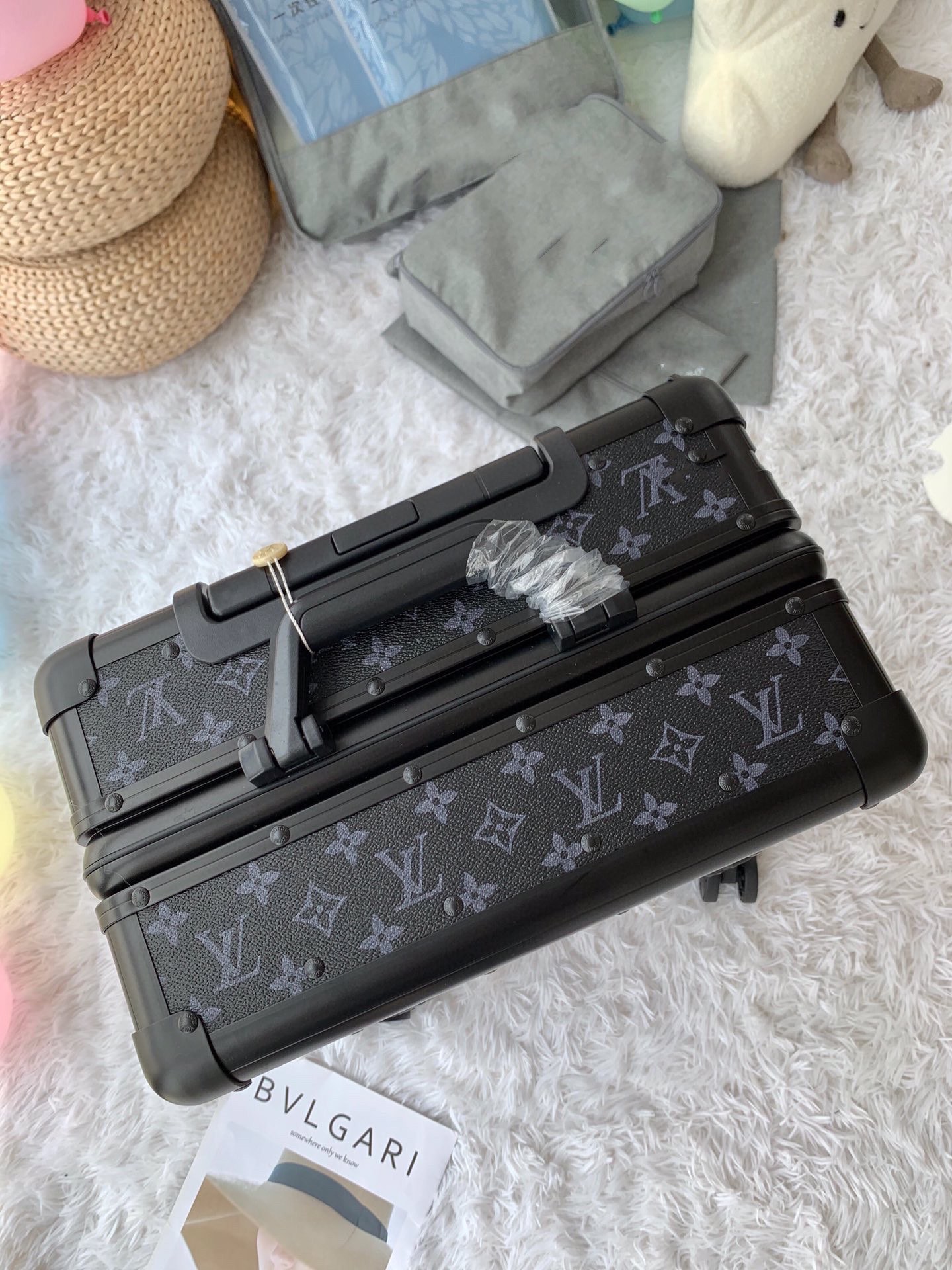 Louis Vuitton RD02 Black Monogram 20-Inch Carry-On Luggage Suitcase 8 i1679296213 8217 6