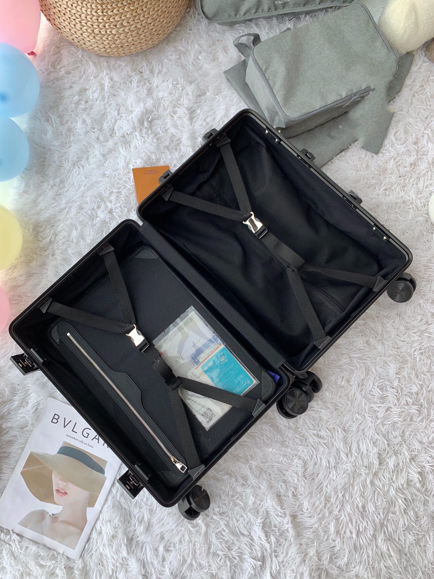 Louis Vuitton RD02 Black Monogram 20-Inch Carry-On Luggage Suitcase 9 i1679296213 8615 7