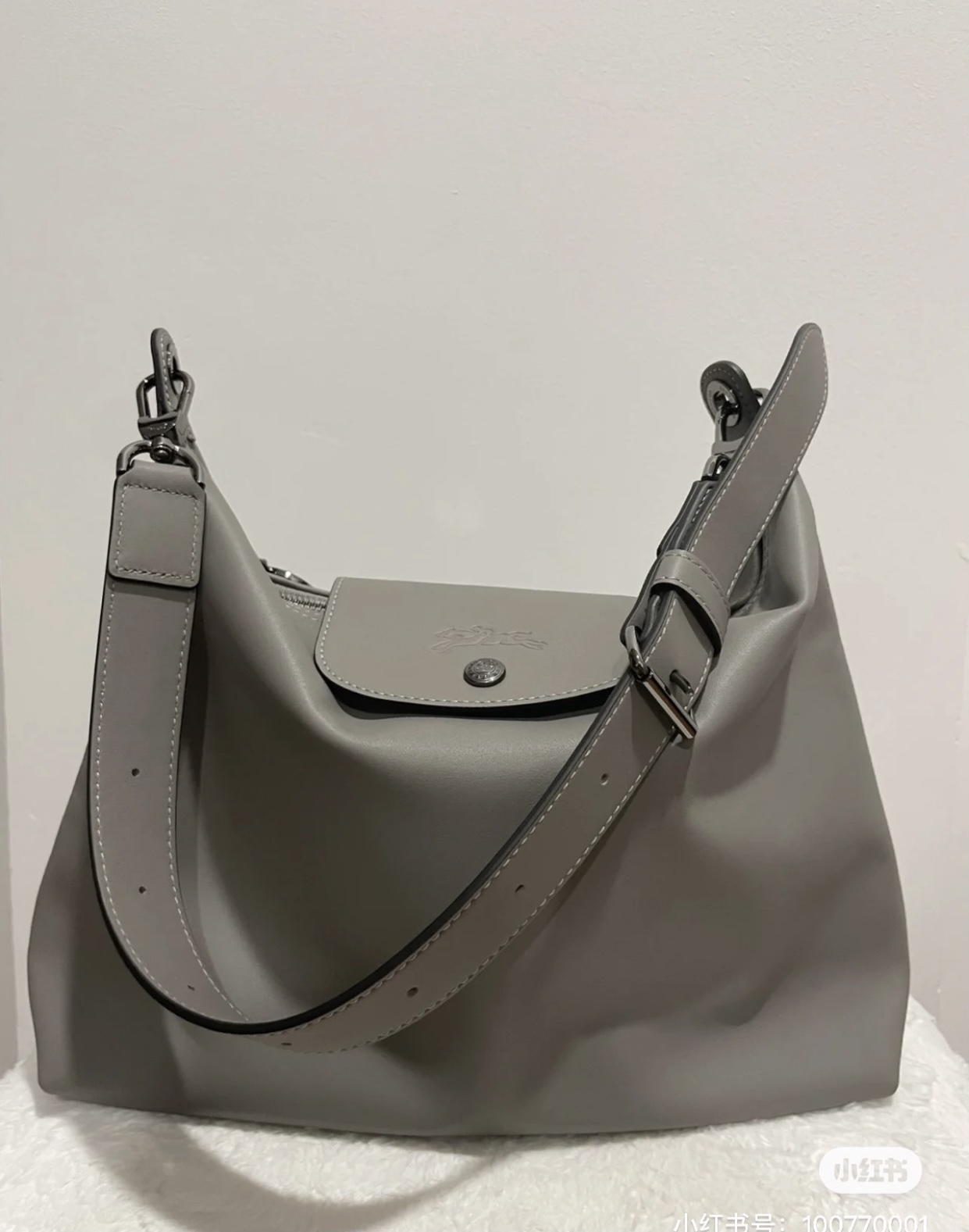 Longchamp Longxiang hobo bag original and authentic: fabric: imported cowhide, size 31.5*25*11cm