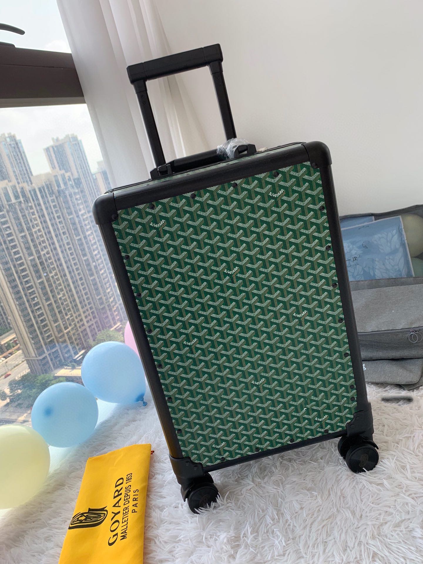 Goyard 20-Inch Cabin Luggage - Stylish and Durable Aluminum Frame Suitcase