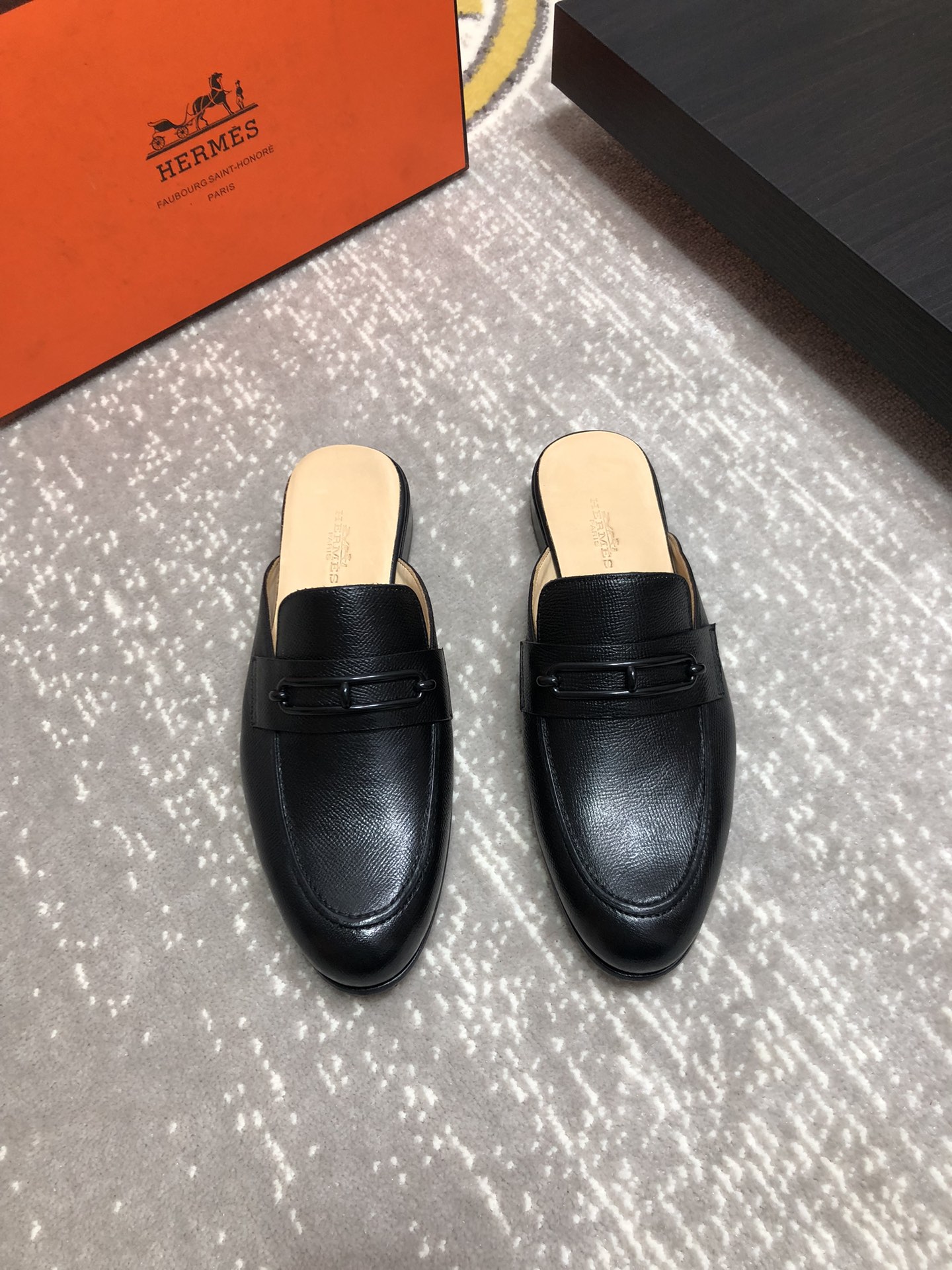 Hermes Shoes Slippers Best Designer Replica
 Cowhide Genuine Leather Casual