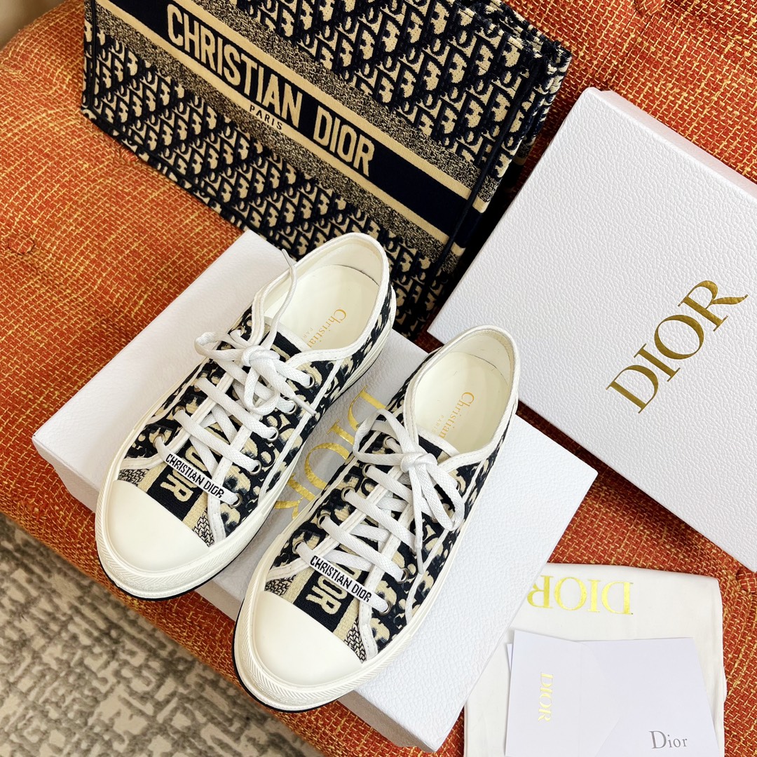 Кроссовки женские Dior с монограммой