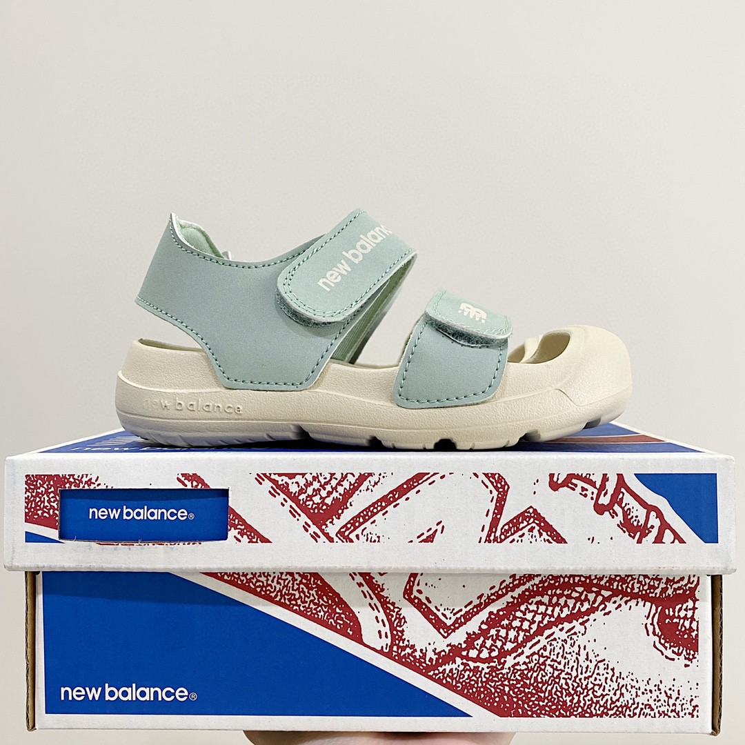 专G版ＮＢ护脚沙滩凉鞋‼️ 前面两个魔术贴粘贴的，都可以打开的还加松紧带！NB家的凉鞋做出来除了百搭就是舒服！🔥🔥 拥有一些特别的凉鞋真的是太重要了🌝🙈上脚非常舒服，NB家的运动款凉鞋想要的宝宝必入呀❤-选品中心