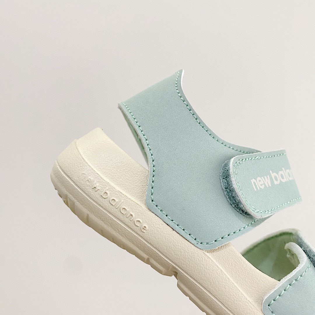 图片[7]-专G版ＮＢ护脚沙滩凉鞋‼️ 前面两个魔术贴粘贴的，都可以打开的还加松紧带！NB家的凉鞋做出来除了百搭就是舒服！🔥🔥 拥有一些特别的凉鞋真的是太重要了🌝🙈上脚非常舒服，NB家的运动款凉鞋想要的宝宝必入呀❤-选品中心