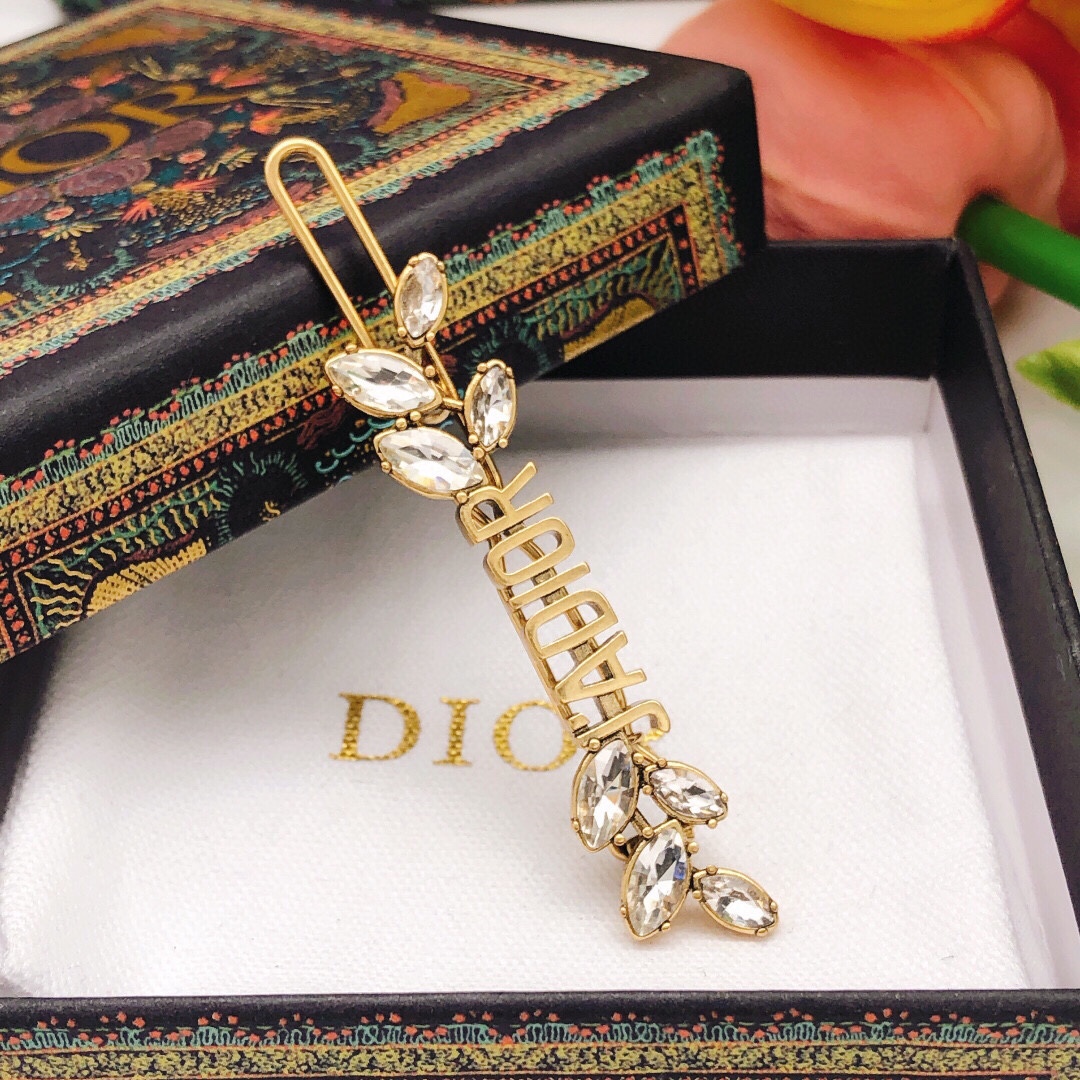 N.º DFJ0011 Pinza para el pelo con letras Dior y forma de ojo de caballo, mismo material que el de mostrador, estilo cl…