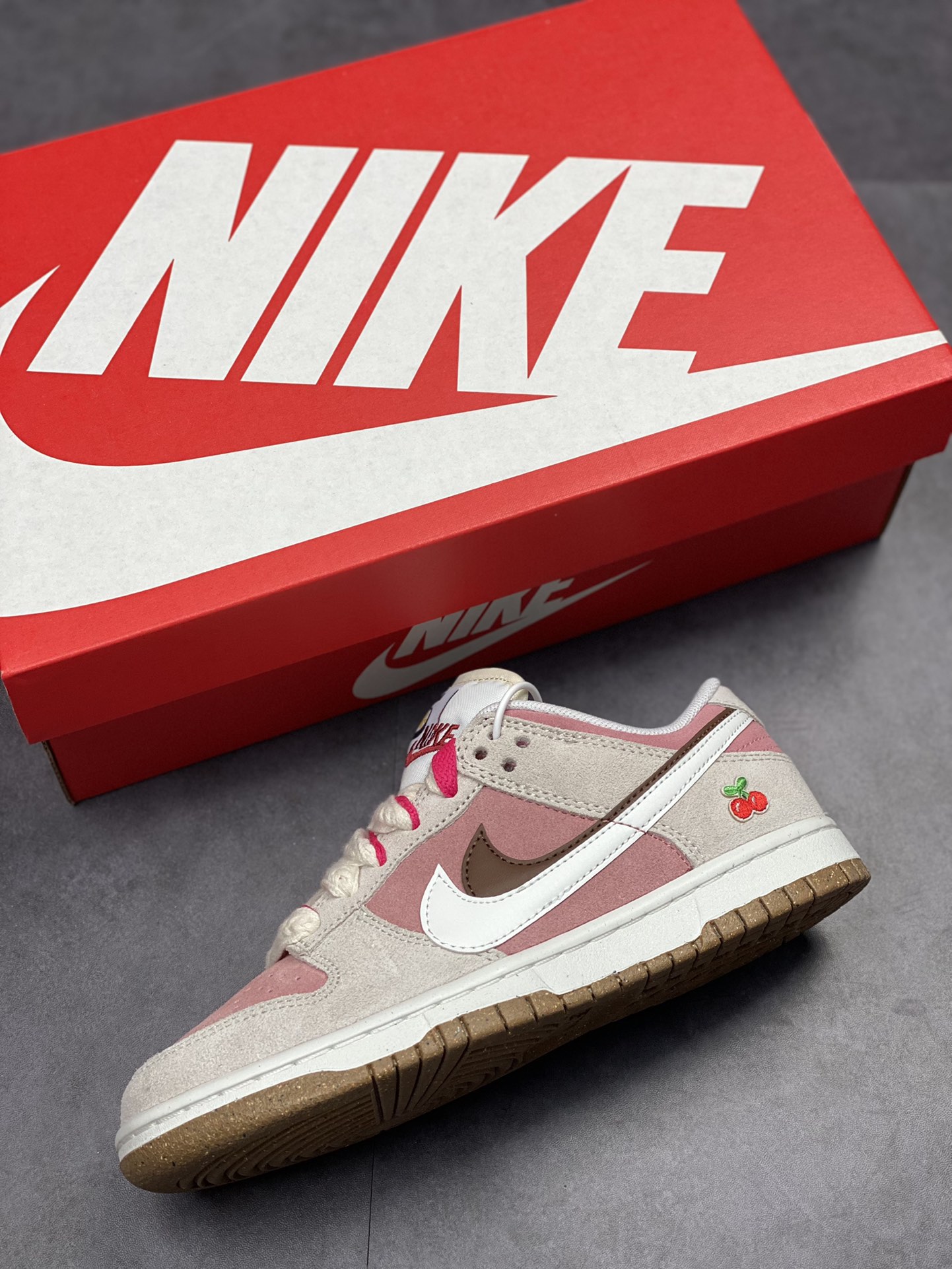 Nike SB Dunk Low 豆沙 樱桃 DO9457-121