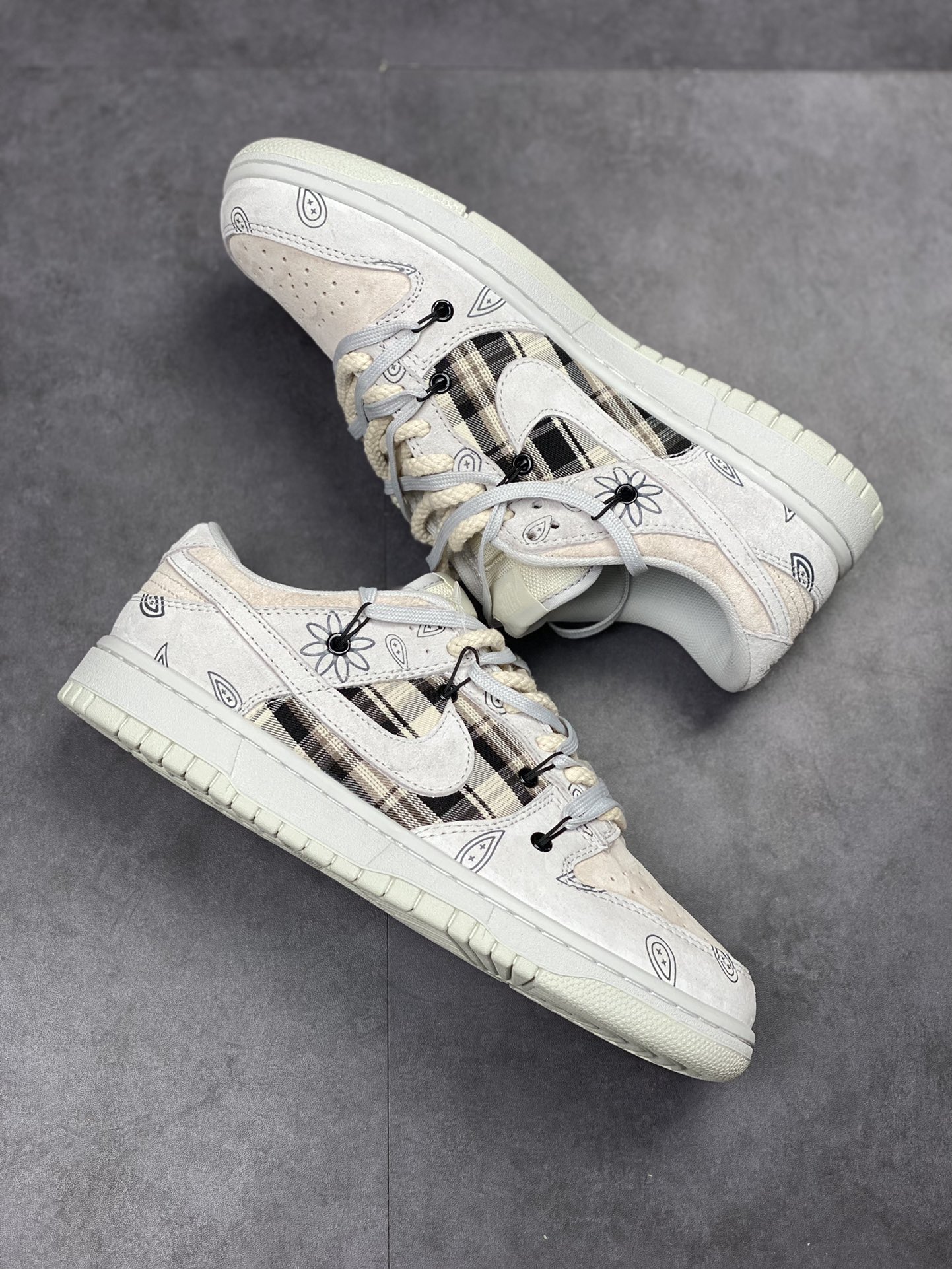 NIKE SB Dunk Low 复古腰果花 DD8338-001