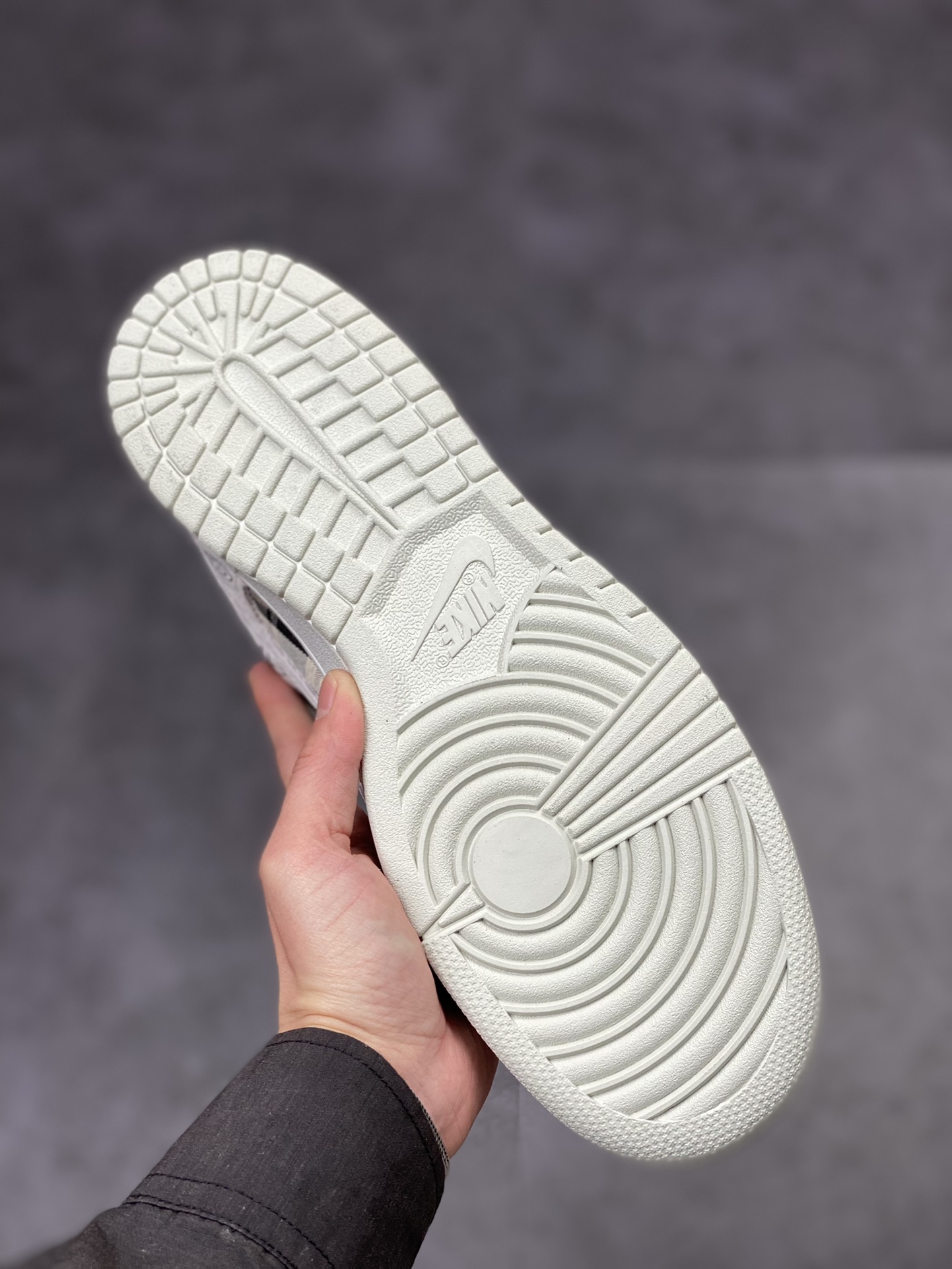 NIKE SB Dunk Low 复古腰果花 DD8338-001