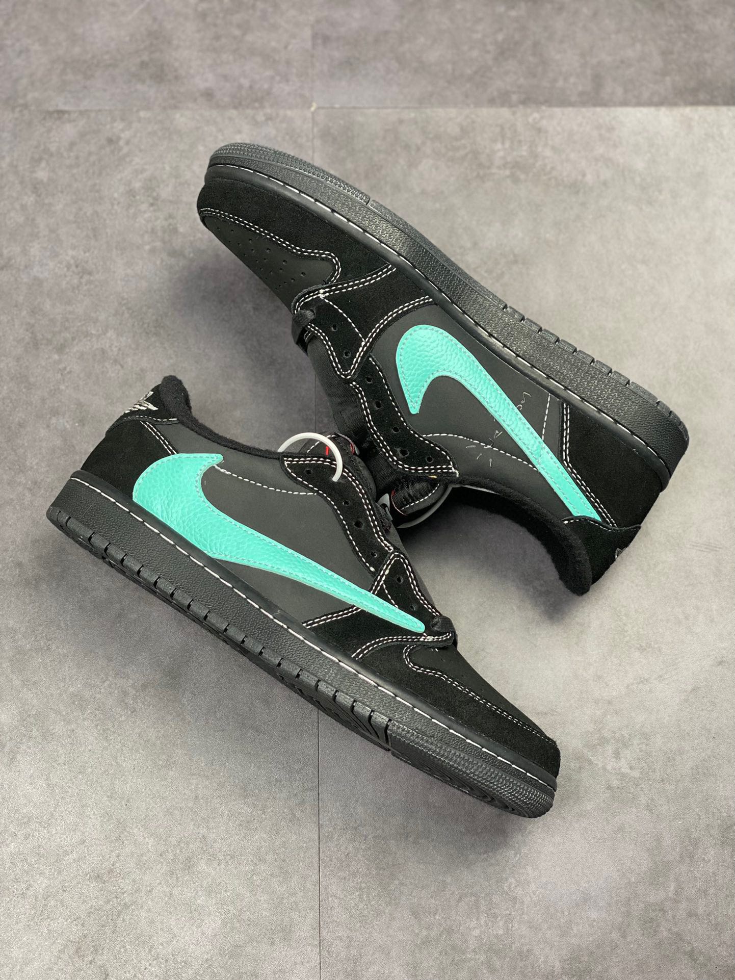 创意定制强行三方联名 “蒂芙尼倒钩” Travis Scott x Tiffany & Co. x Nike Air Jordan 1 Low TS联名黑蒂芙尼蓝倒钩“Tiffany Blue” DM7866-311
