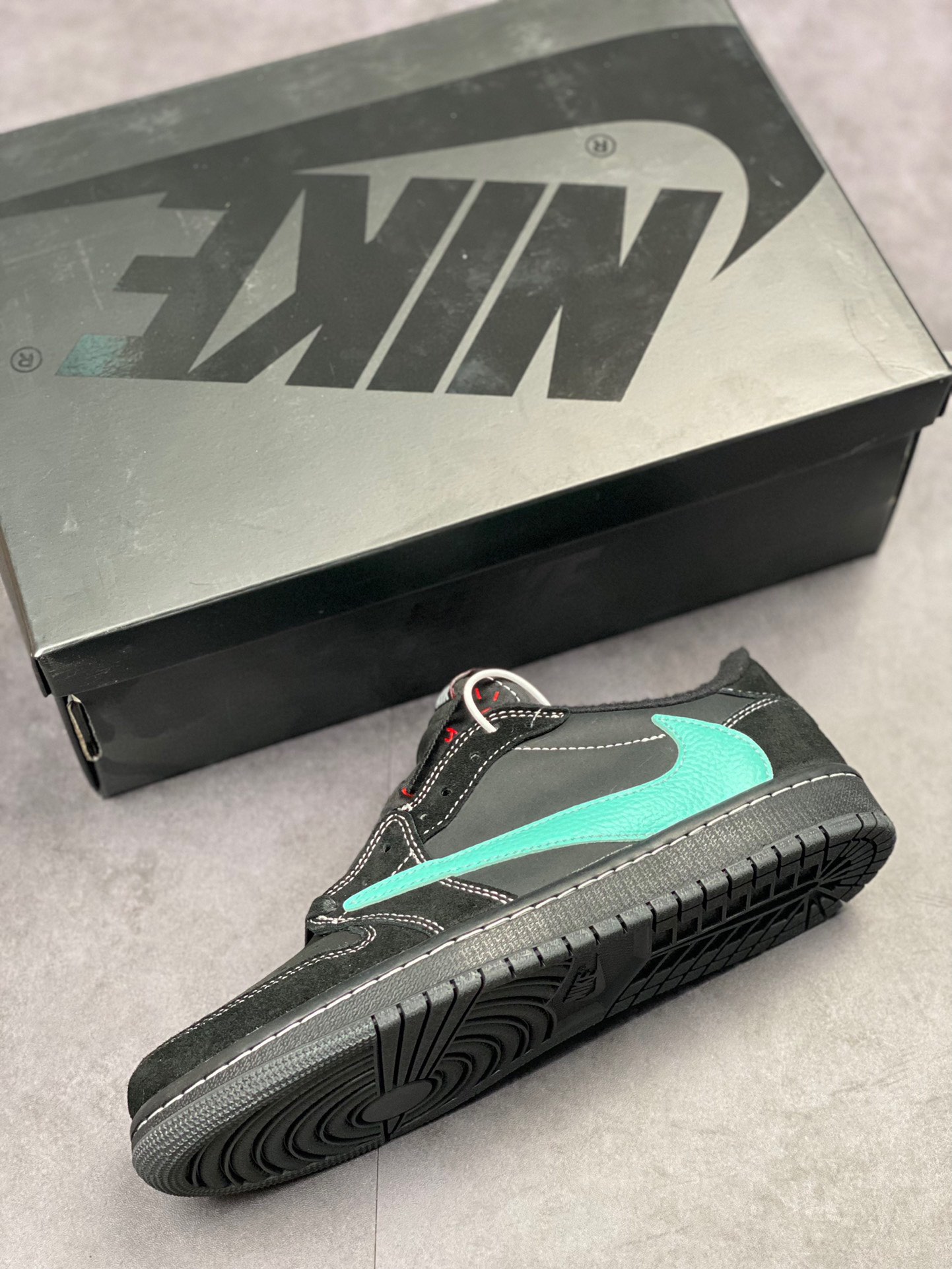 创意定制强行三方联名 “蒂芙尼倒钩” Travis Scott x Tiffany & Co. x Nike Air Jordan 1 Low TS联名黑蒂芙尼蓝倒钩“Tiffany Blue” DM7866-311