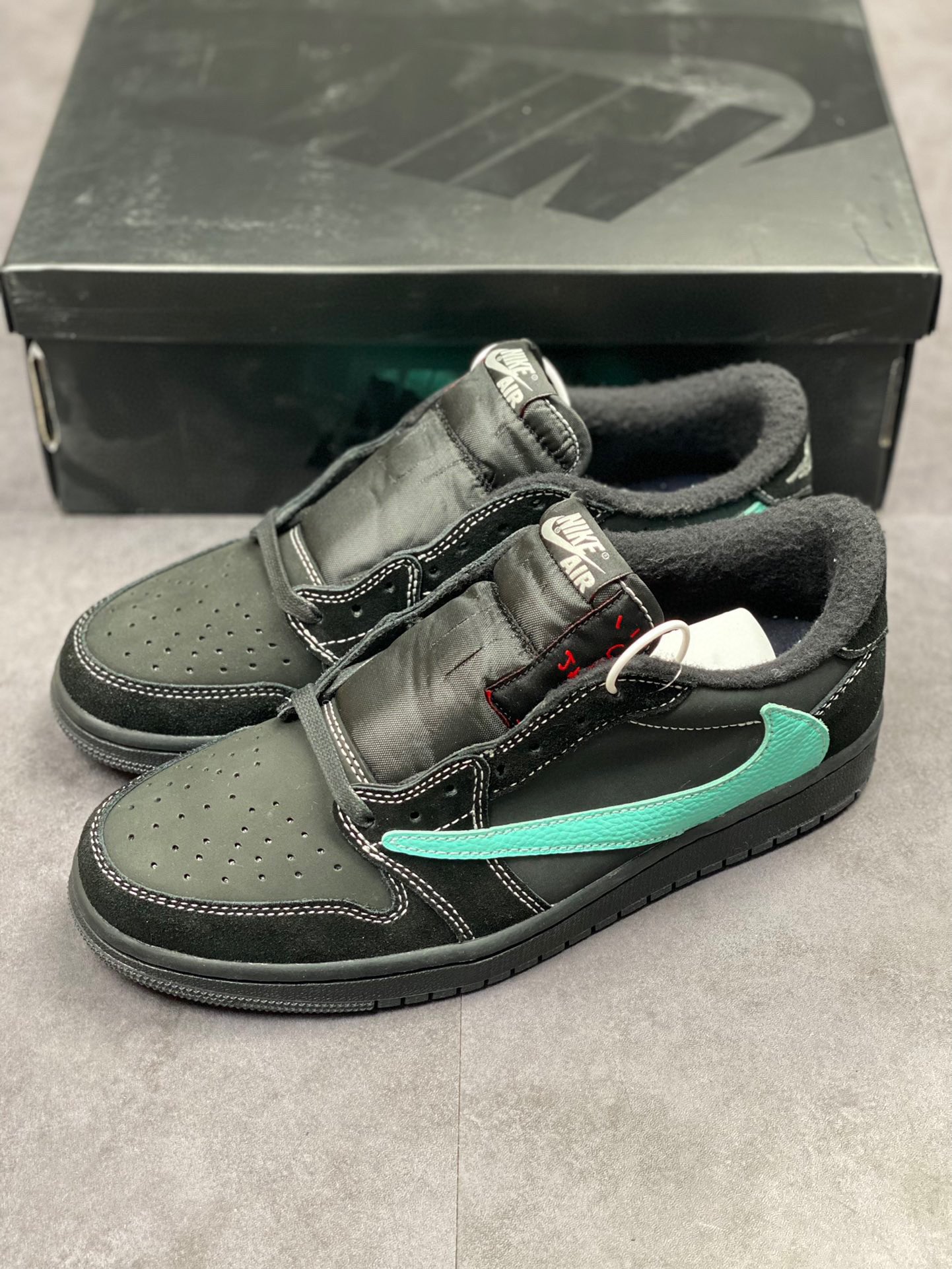 创意定制强行三方联名 “蒂芙尼倒钩” Travis Scott x Tiffany & Co. x Nike Air Jordan 1 Low TS联名黑蒂芙尼蓝倒钩“Tiffany Blue” DM7866-311