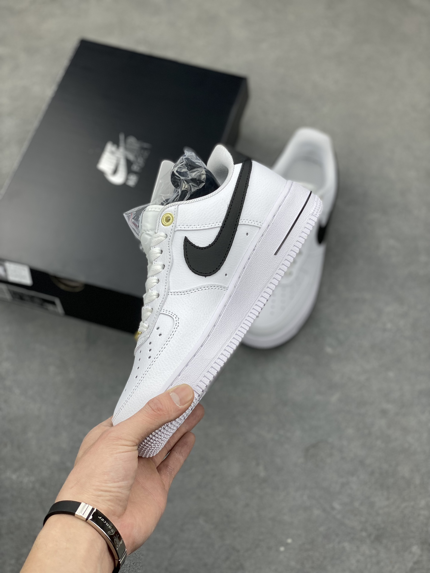 Nike Air Force 1 '07 "Malachite" White/Black Leather Sneakers 4 i1679336967 1865 2