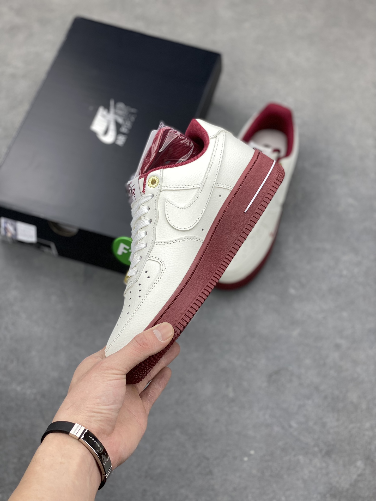 Nike Air Force 1 '07 'Malachite' Low-Top Sneakers - Classic Style, Lasting Comfort 4 i1679337291 9956 2