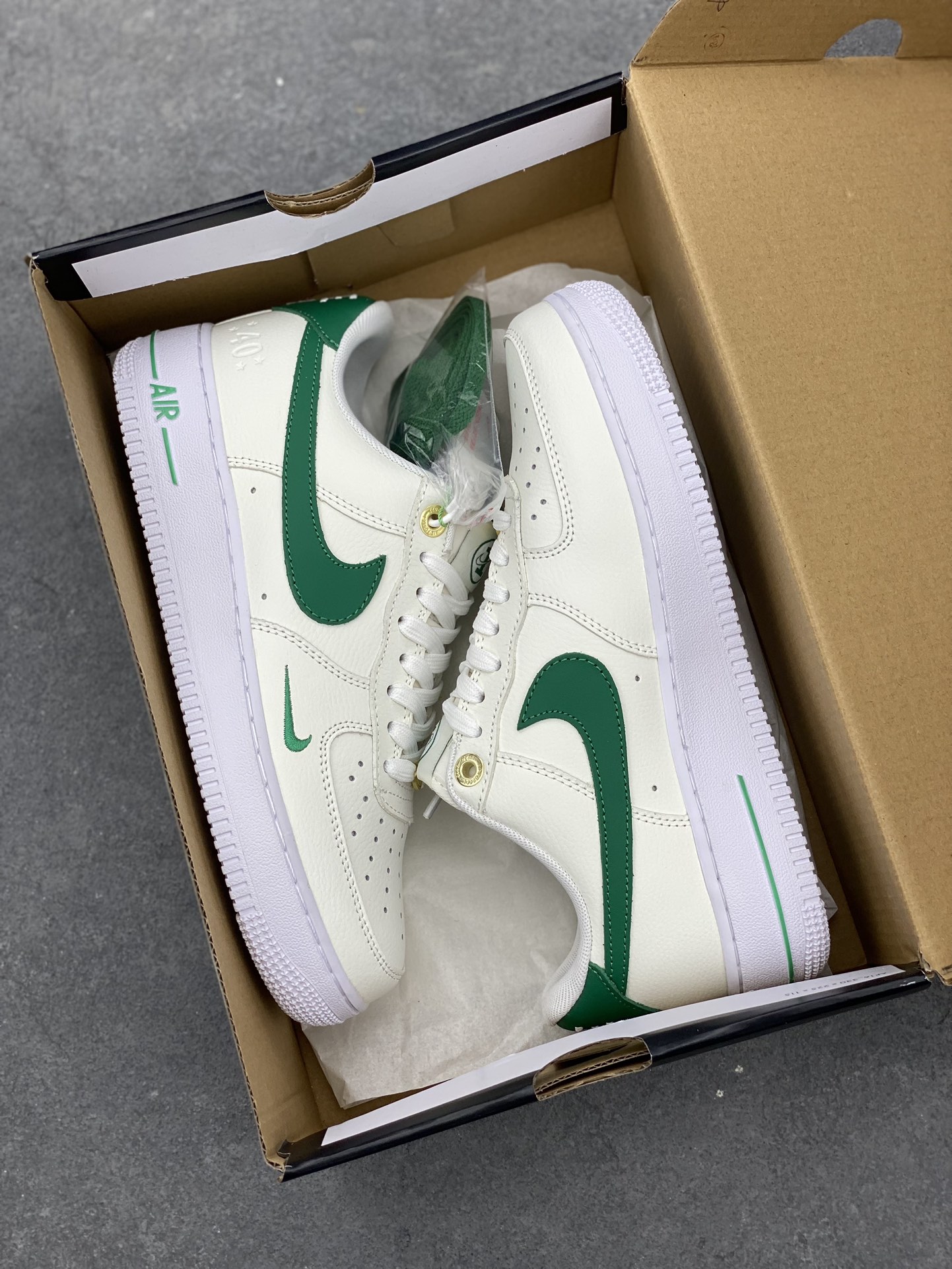Nike Air Force 1 '07 Malachite: Classic Low-Top Sneakers - Limited Edition 9 i1679337340 8910 7