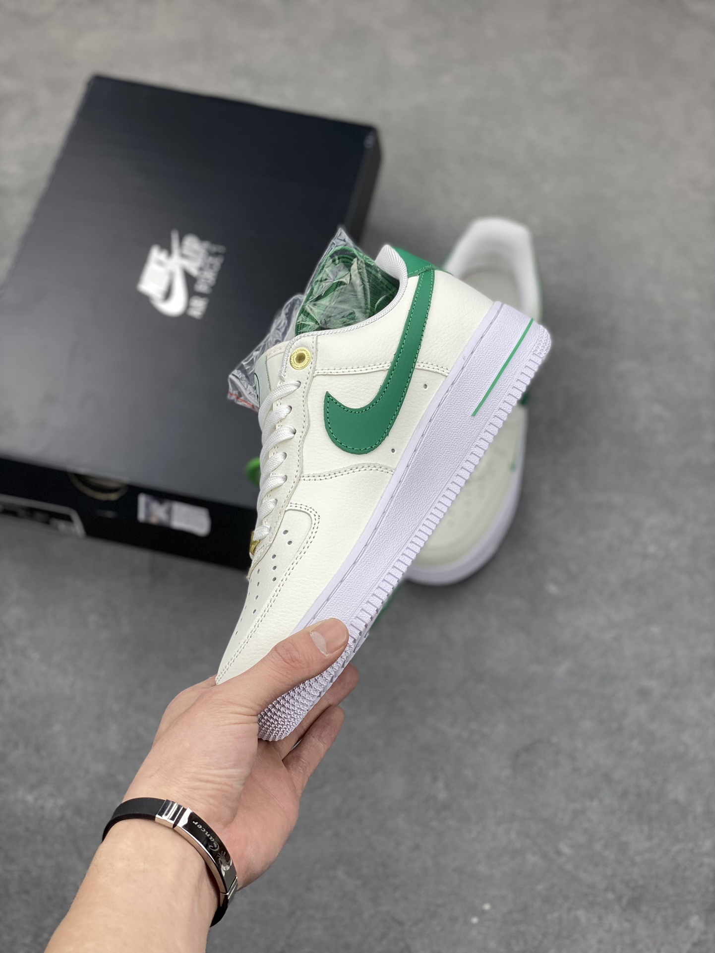 Nike Air Force 1 '07 Malachite: Classic Low-Top Sneakers - Limited Edition 4 i1679337340 9783 2