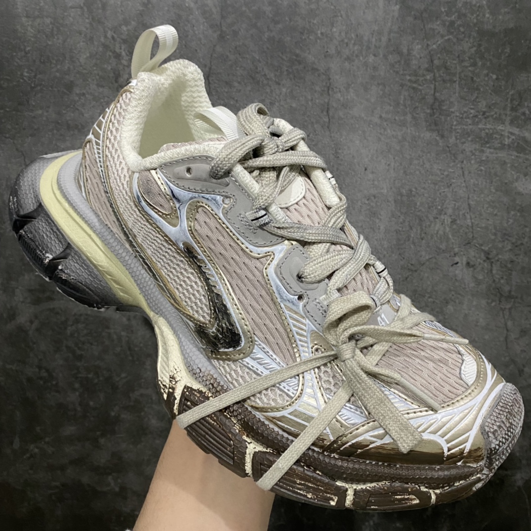 Mud dyed version of the tenth generation Balenciaga 3XL distressed version of white gold champagne color standard size