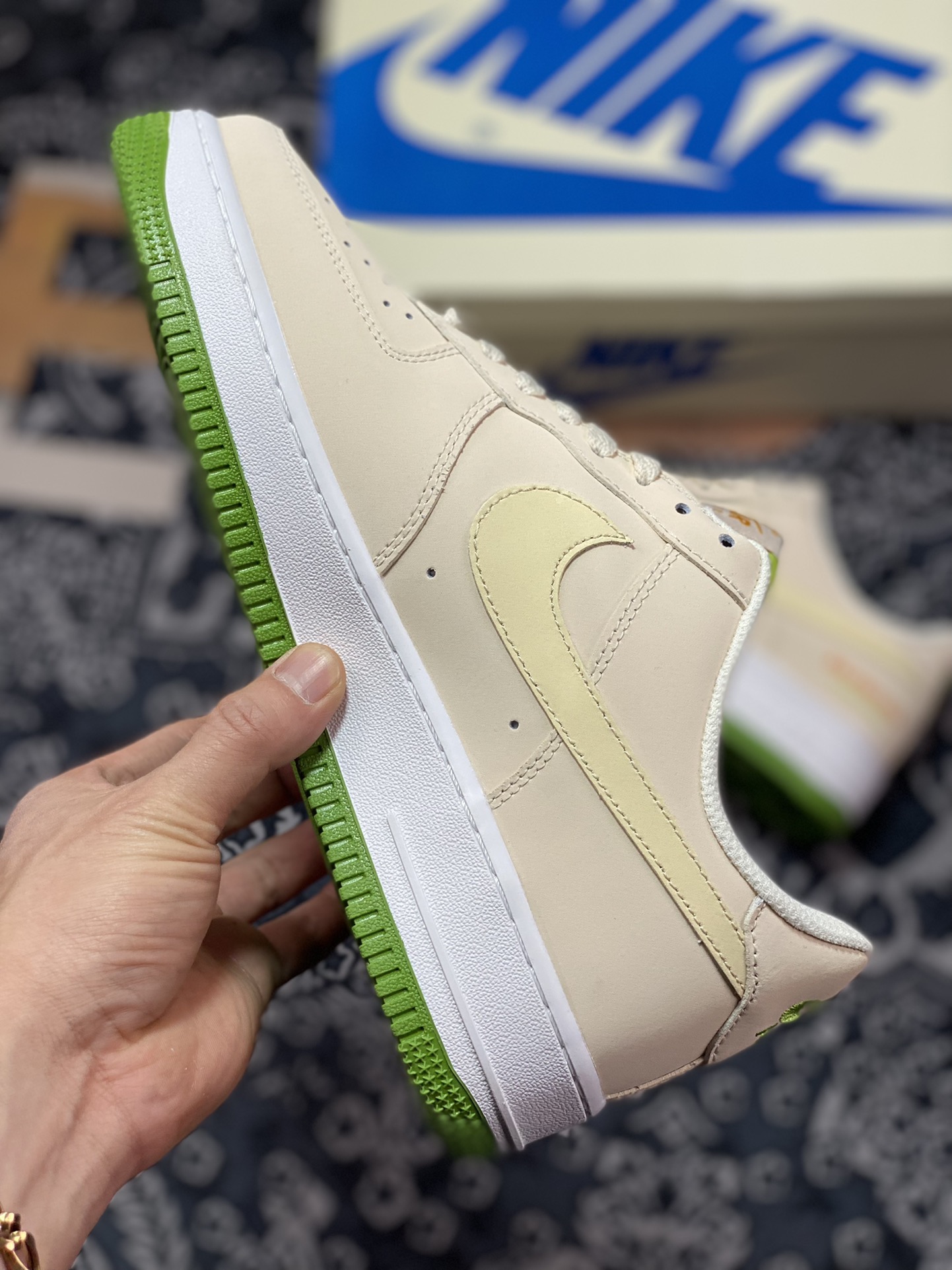 220  BALENCIAGA x Nike Air Force 1’07 Low”Custard/Avocado”315122-008