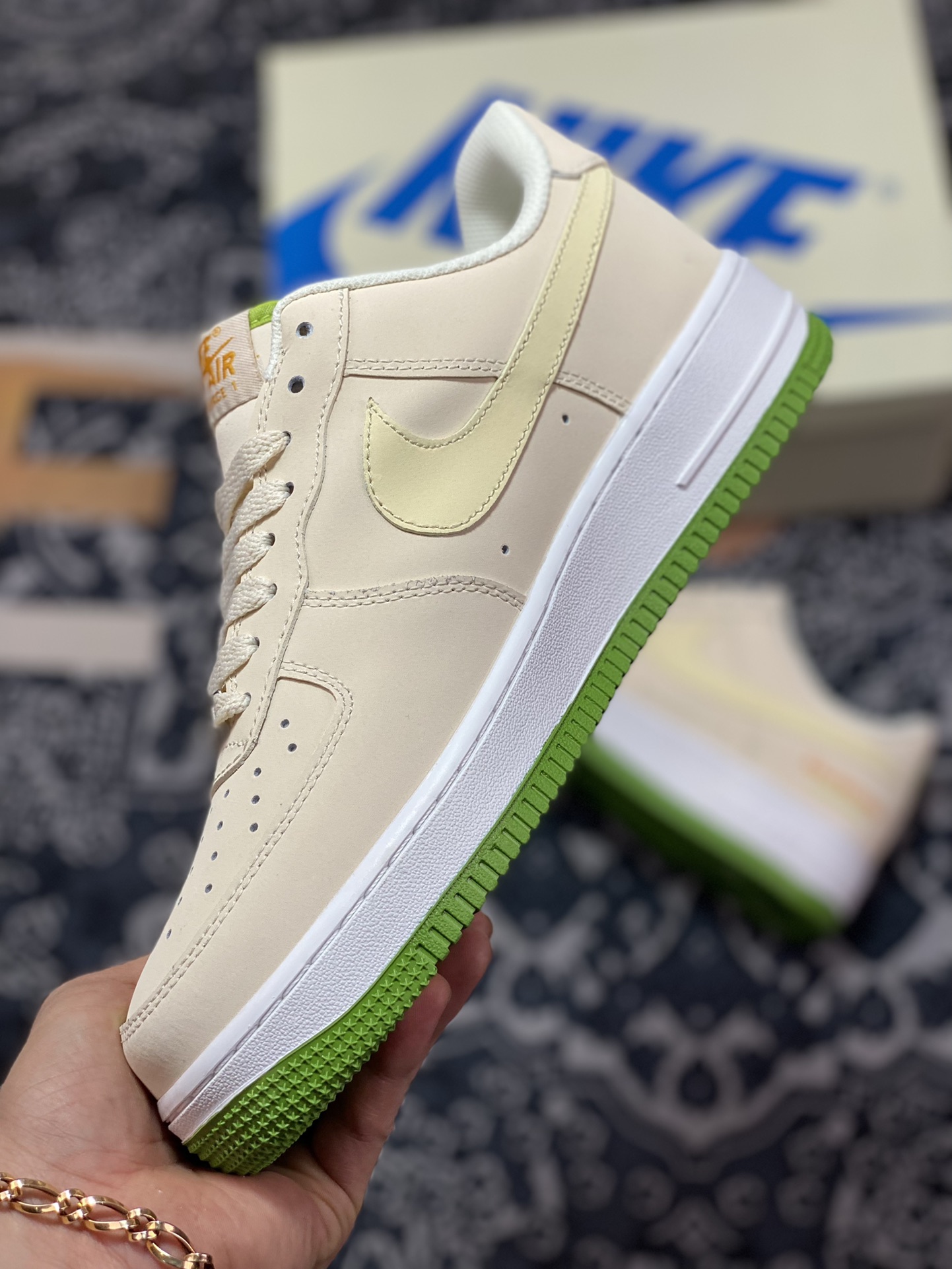 220  BALENCIAGA x Nike Air Force 1’07 Low”Custard/Avocado”315122-008