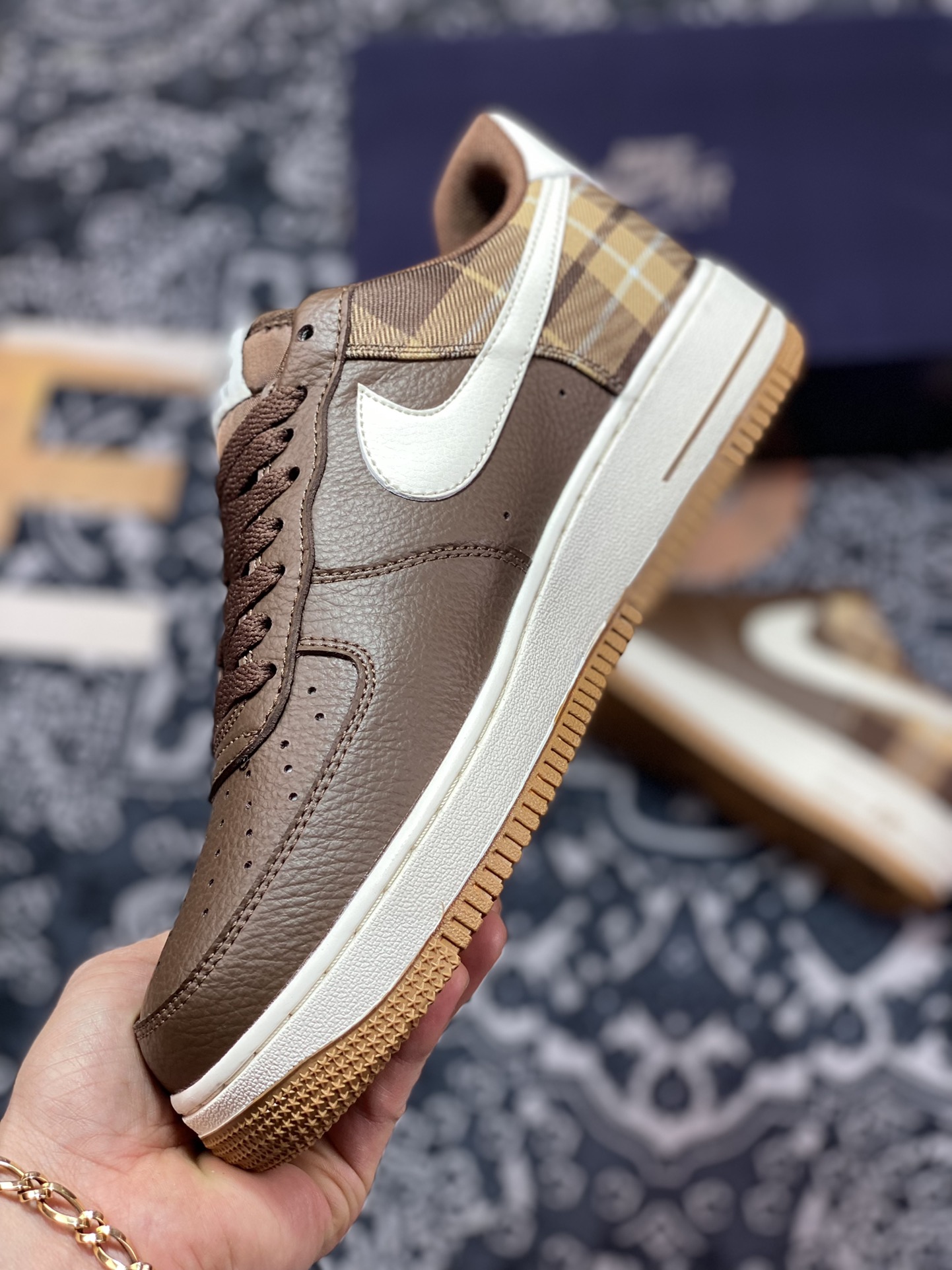 200 Nike Wmns Air Force 1′07 Low”Brown/Plaid/Gum”空军一号“皮革深棕白苏格兰格子”DV0791-200