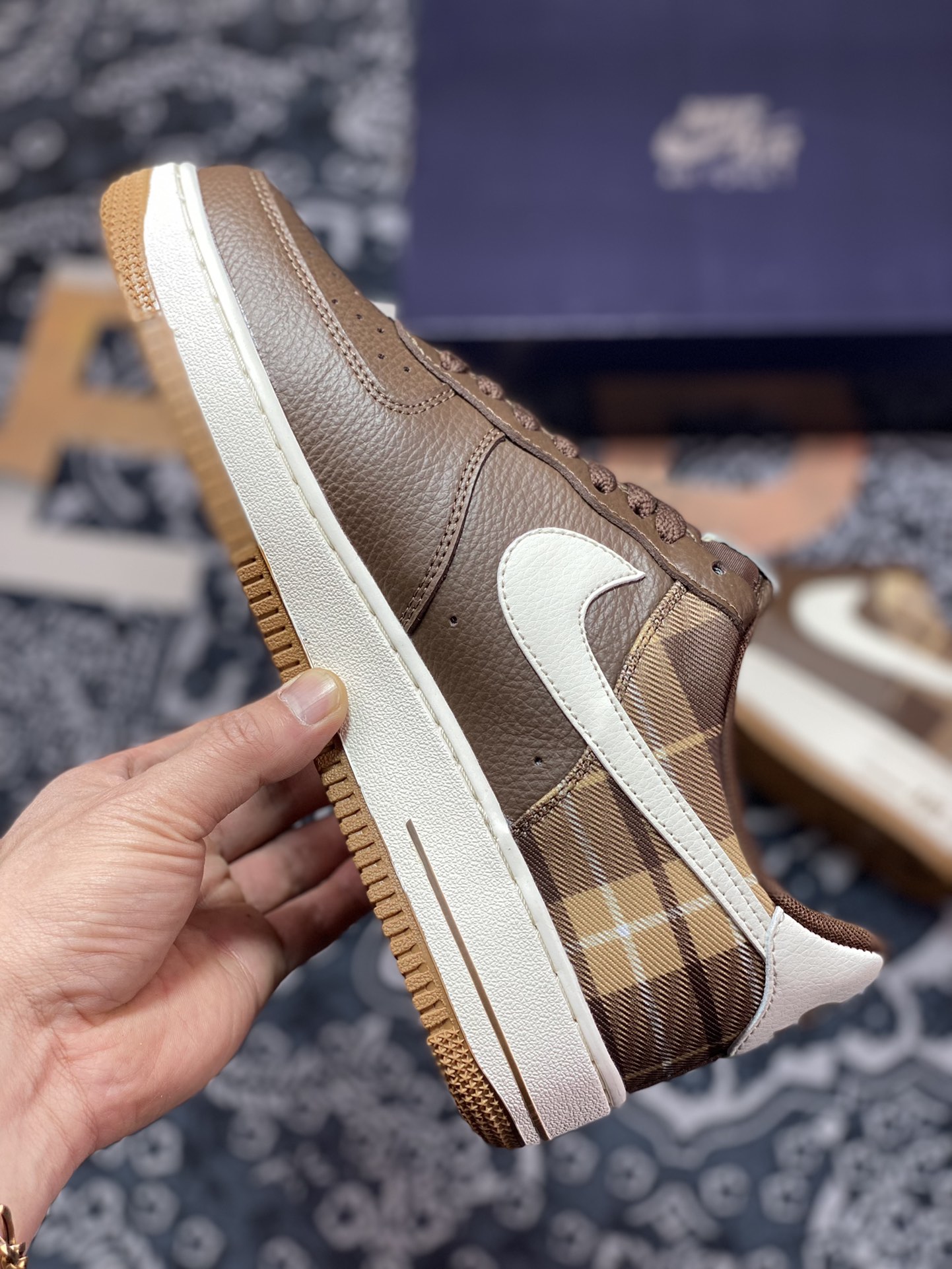 200 Nike Wmns Air Force 1′07 Low”Brown/Plaid/Gum”空军一号“皮革深棕白苏格兰格子”DV0791-200