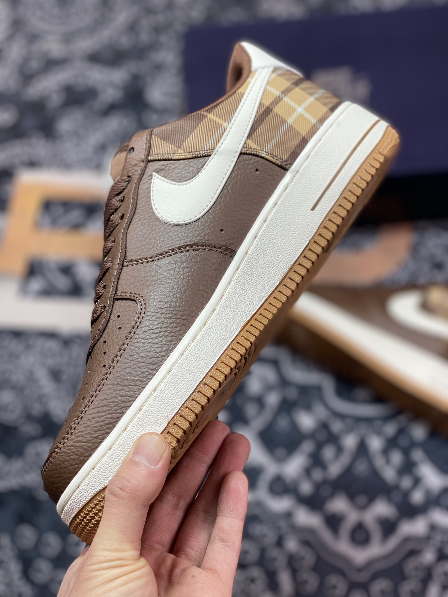 200 Nike Wmns Air Force 1′07 Low”Brown/Plaid/Gum”空军一号“皮革深棕白苏格兰格子”DV0791-200