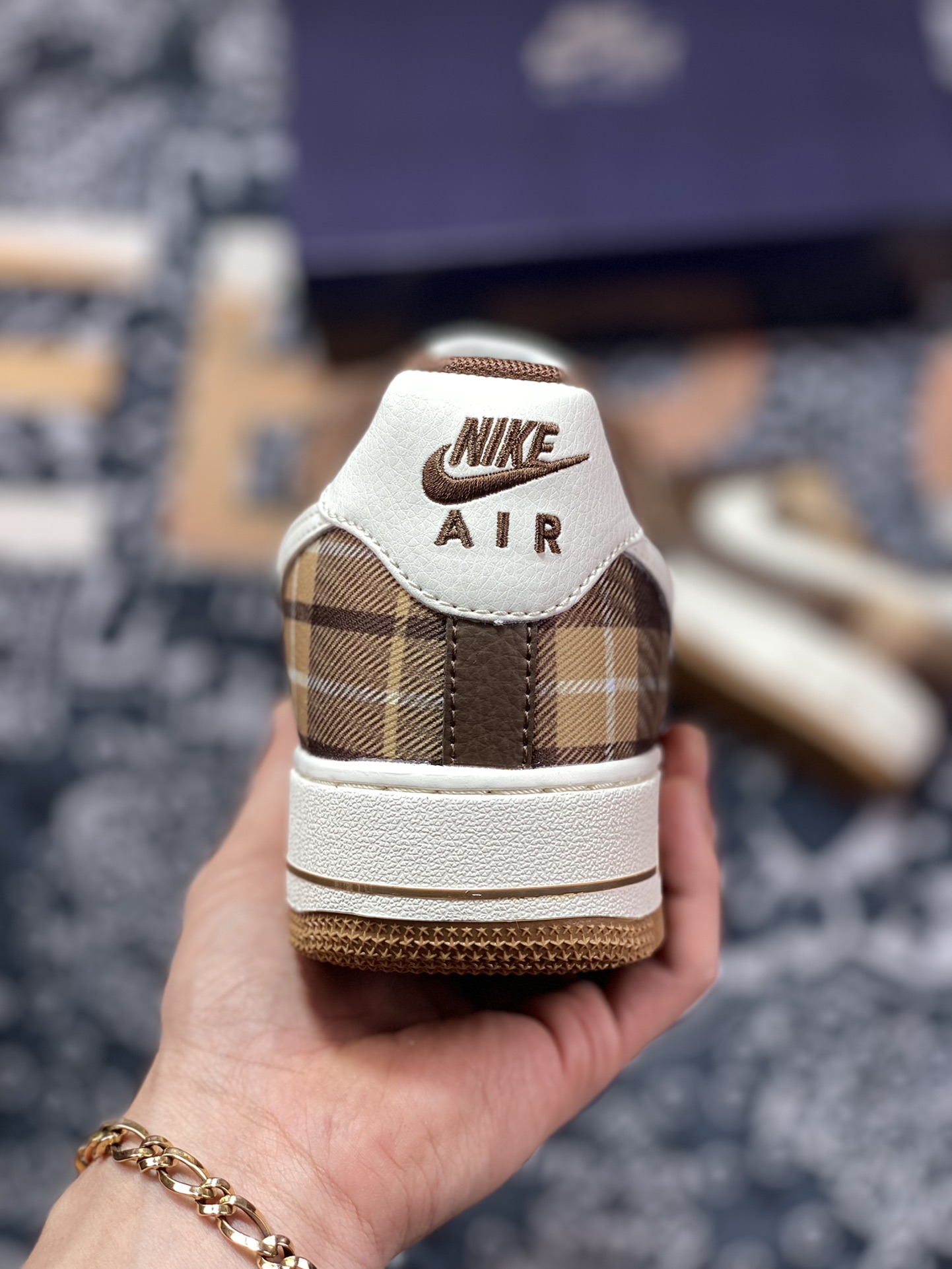 200 Nike Wmns Air Force 1′07 Low”Brown/Plaid/Gum”空军一号“皮革深棕白苏格兰格子”DV0791-200