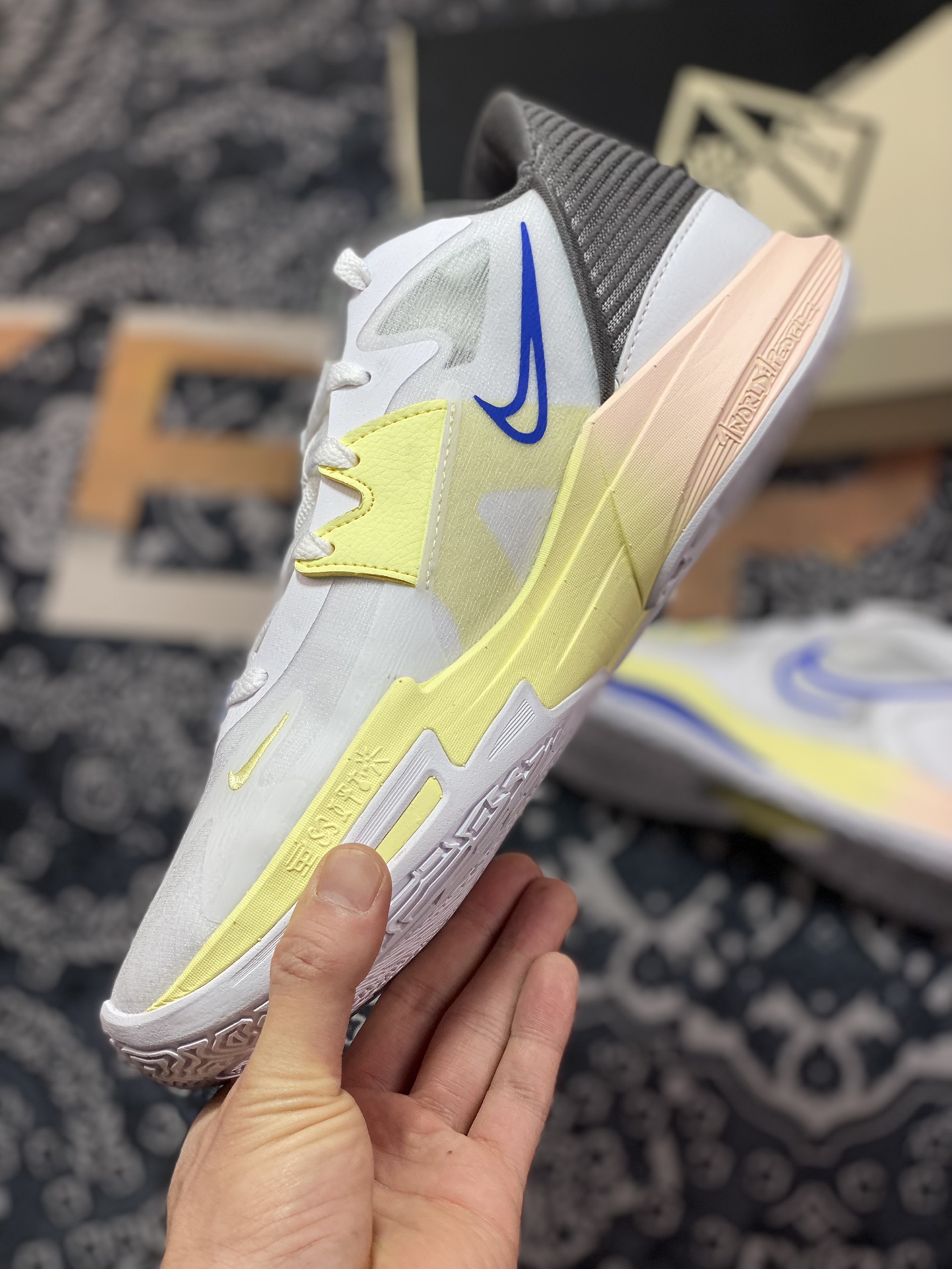 290 Nike Kyrie 5 Low EP”White Game Royal”欧文5代低帮室内休闲运动篮球鞋“白蓝黄”DJ6014-100