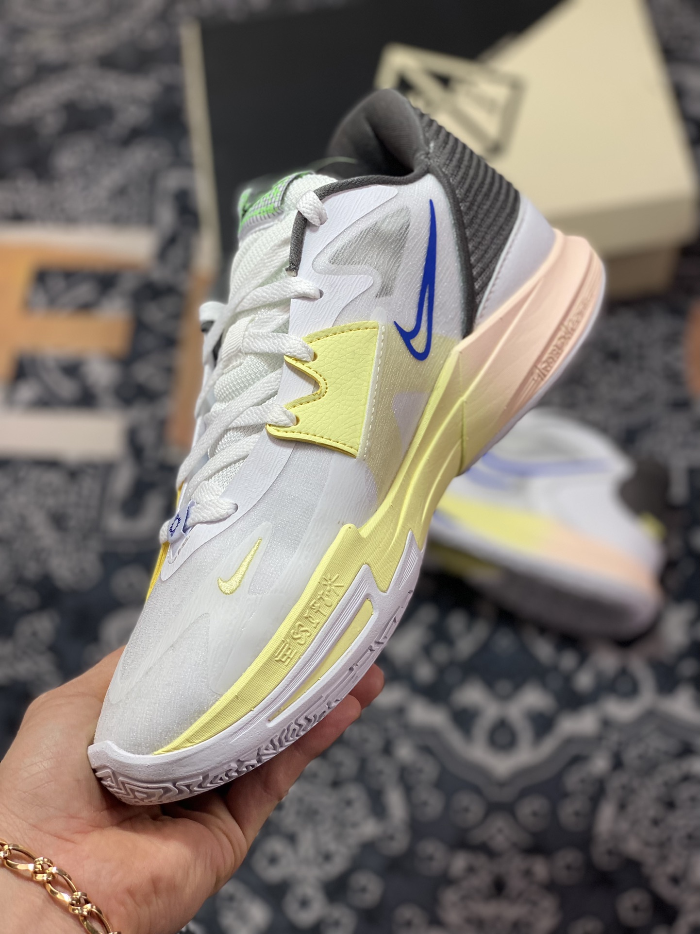 290 Nike Kyrie 5 Low EP”White Game Royal”欧文5代低帮室内休闲运动篮球鞋“白蓝黄”DJ6014-100