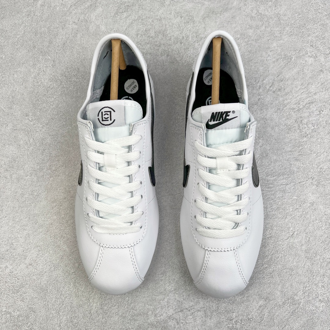 图片[6]-陈冠希Clot x NK Clotez 三合一 太极阴阳 可拆卸潮流复古跑步功夫鞋阿甘鞋 联名黑白 DZ3239-002 从 “Kung Fu Soul\\\”中获取了灵感 结合自己独特的视角与想法 再辅以NK所拥有的技术 打造出了一款三合一设计、并以传统功夫鞋为蓝本的创意球鞋 除了我们看到合并状态之外 Clotez还可以拆开成运动鞋及便鞋两个独立鞋款 一鞋三穿 玩法新颖 一半黑色一半白色的鞋身呈现出百搭「黑白」配色效果 鞋垫后跟包括鞋盒上等细节处都出现了阴阳太极的元素 并且后跟与包装纸上都有功夫元素 整体设计采用经典Cortez造型 内层由优质皮革材质打造 外层是以松紧束带方式进行固定的鞋套 结构十分新颖 材料的远用上也很用心 尺码：36 36.5 37.5 38 38.5 39 40 40.5 41 42 42.5 43 44 44.5 45 46-选品中心