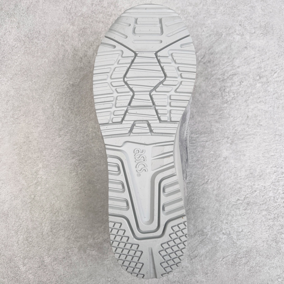 图片[9]-＃纯原福利 Asics Gel-Lyte III 亚瑟士3代系列低帮经典复古休闲运动跑步鞋 伴随着复古跑鞋的再度盛行，让不少运动品牌都将自家经典鞋款重新带回，ASICS 亚瑟士这两年受到众多球鞋爱好者追捧。近期，ASICS 亚瑟士以自己经典的 GEL-LYTE III OG 为蓝本推出了两双全新配色。第一双选择了灰色、藏蓝色和蒂芙尼蓝色拼接呈现，随之妆点一抹粉色，使整双鞋低调又不失细节。材质选择了大面积麂皮与网眼面料打造，保证了质感与透气性兼备。最后以略微泛黄的中底收尾，完善整体设计。另一双以深浅不同的卡其色打造鞋身，缀以淡紫色丰富鞋身细节，想必第一双会更加适合女生上脚。用料与上一双完全相同，提供了优秀的质感。尺码：36 37 37.5 38 39 39.5 40 40.5 41.5 42 42.5 43.5 44 45-选品中心